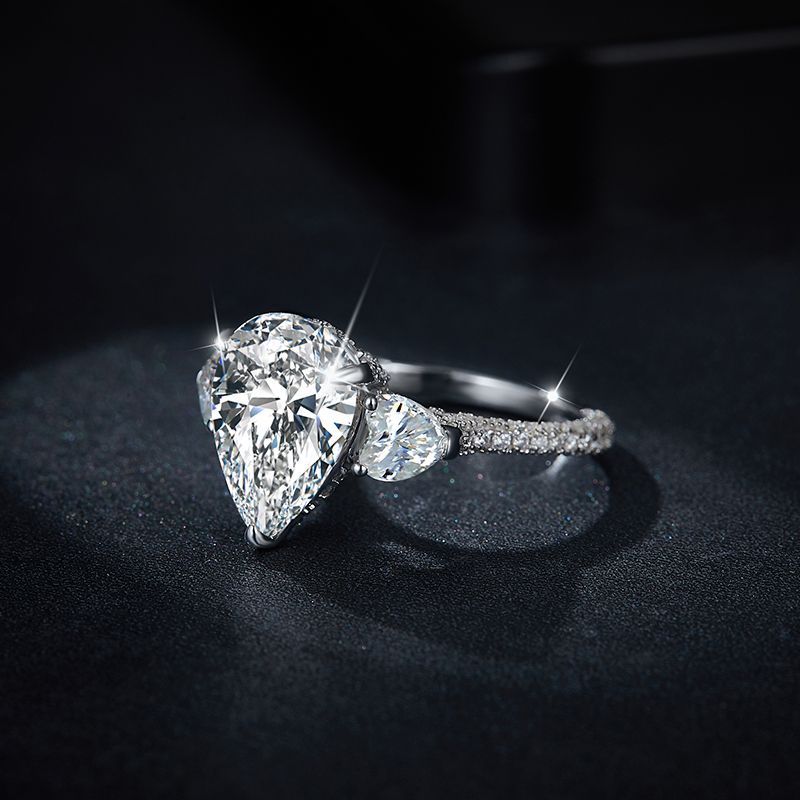 Moissanite Rings Geometric