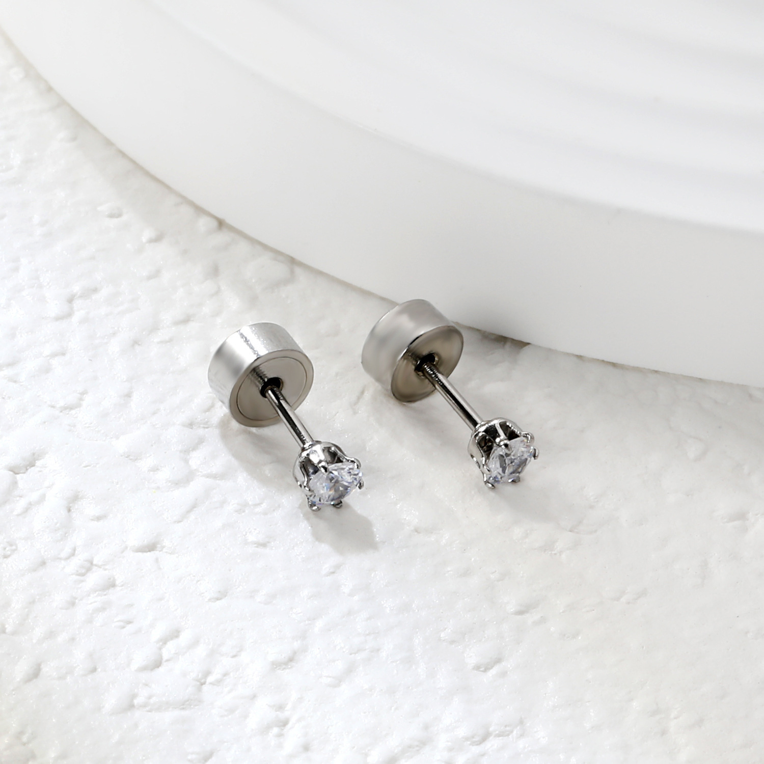 Fashionable Stainless Steel Round Diamond Stud Earrings Compact Simple Design Geometric Pattern New Style Women's Jewelry