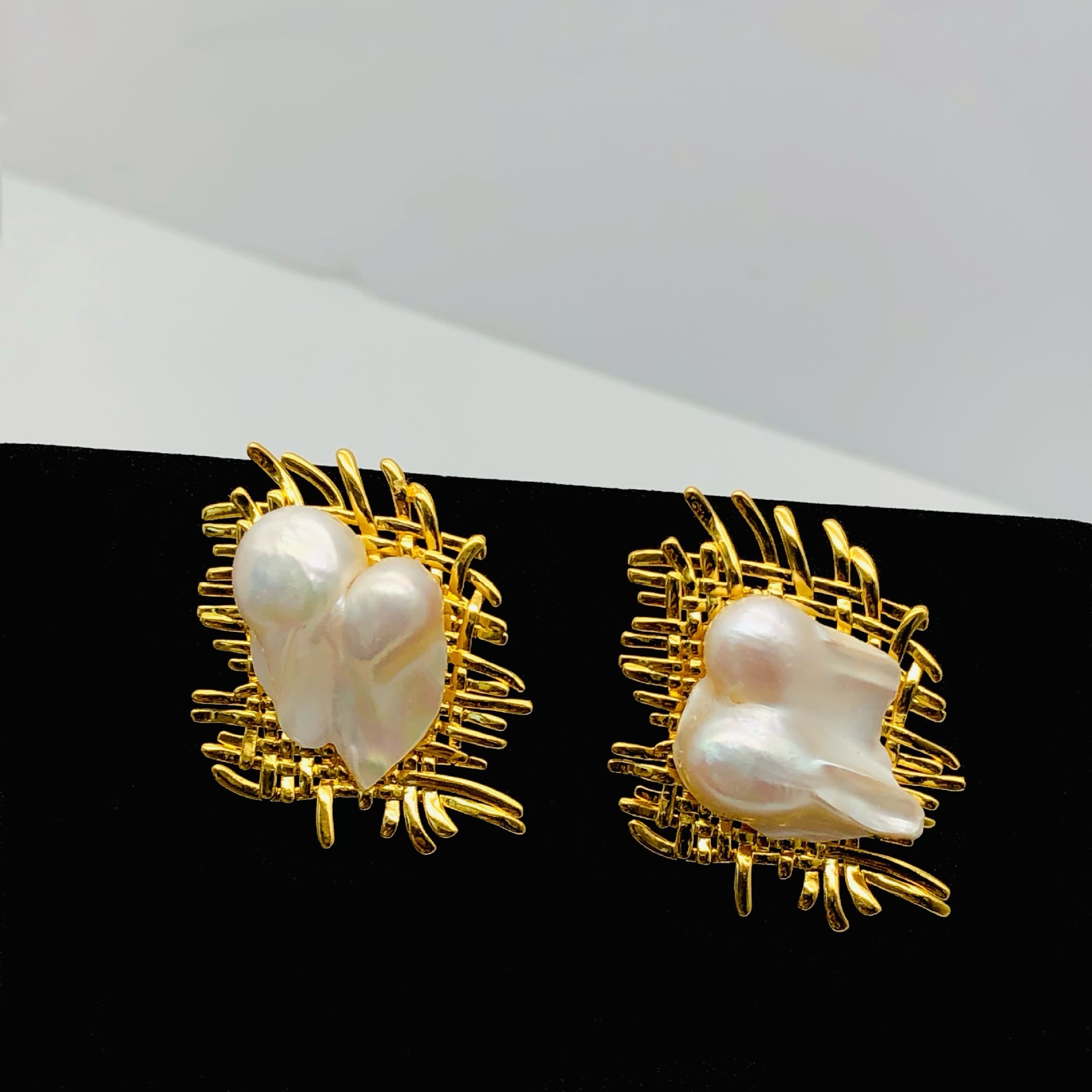 Fashionable Baroque Pearl Stud Earrings Natural Freshwater Women's Elegant Classic Versatile Design Geometric Pattern Jewelry