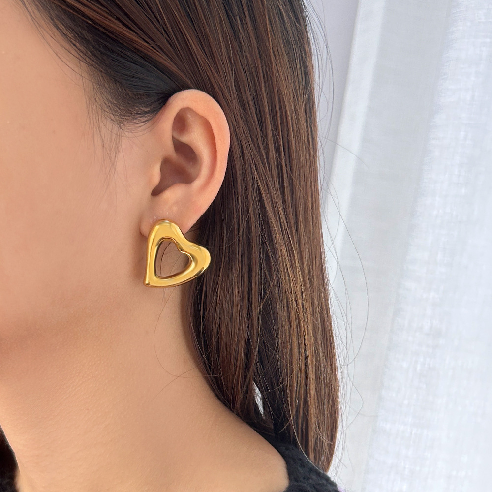 1 Pair Elegant Heart Shape Plating 304 Stainless Steel 316 Stainless Steel  18K Gold Plating In Furnace Ear Studs
