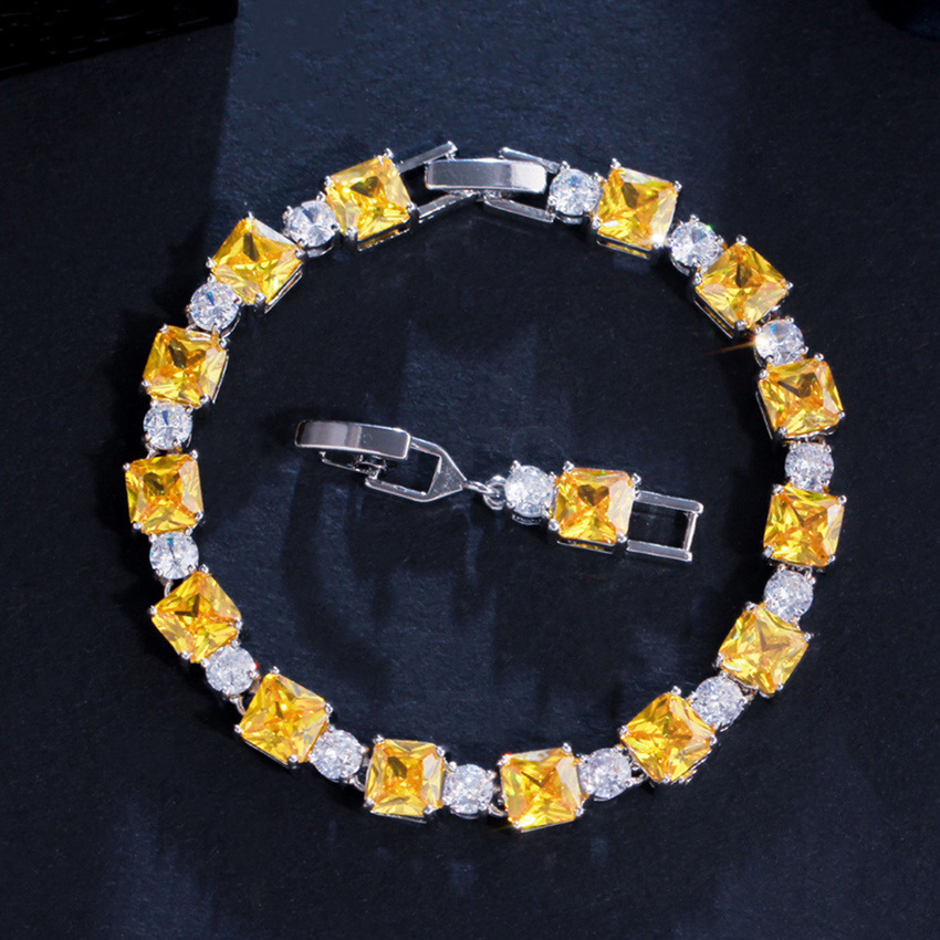 Wholesale Basic Modern Style Classic Style Geometric Brass Inlay Gold Plated Rhinestones Zircon Bracelets
