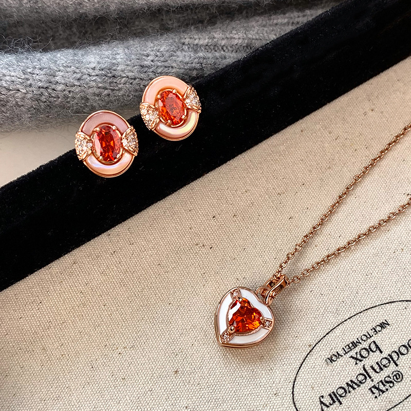 Pink Zircon Heart Pendant Necklace Women Summer Accessory Luxury Dainty Heart Clavicle Chain Fashion Jewelry Copper Plated