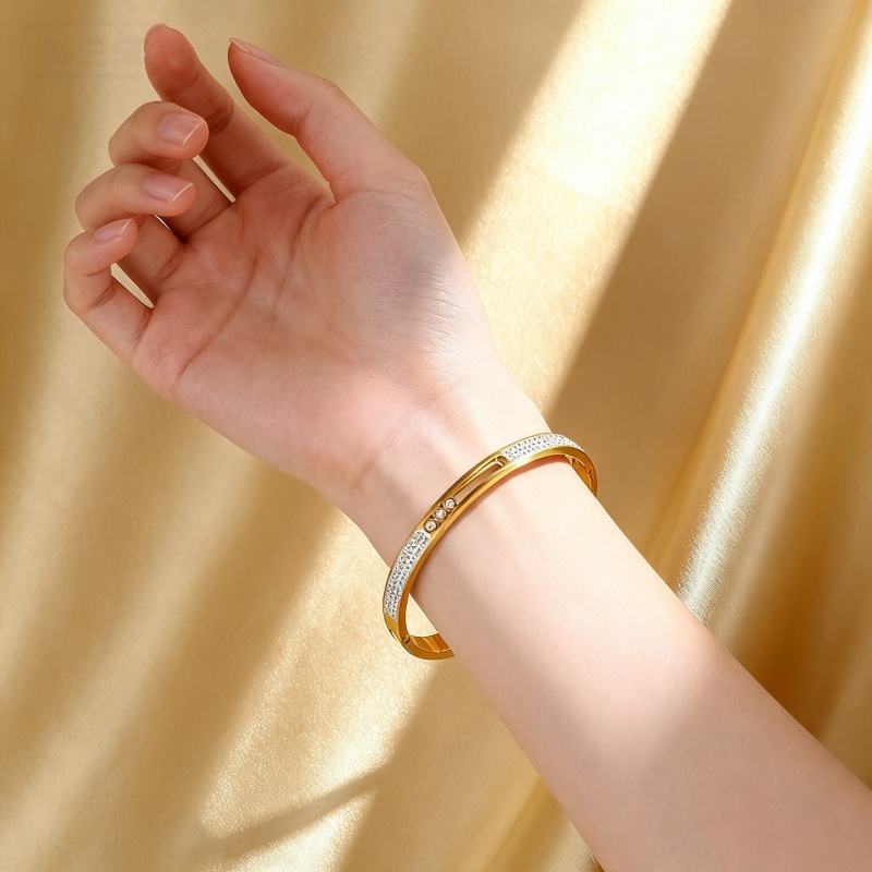 High-Quality Shiny Fashion 3-Sliding Stone Inlaid 18K Plated Geometric Women's Versatile 304 Stainless Steel Bracelet