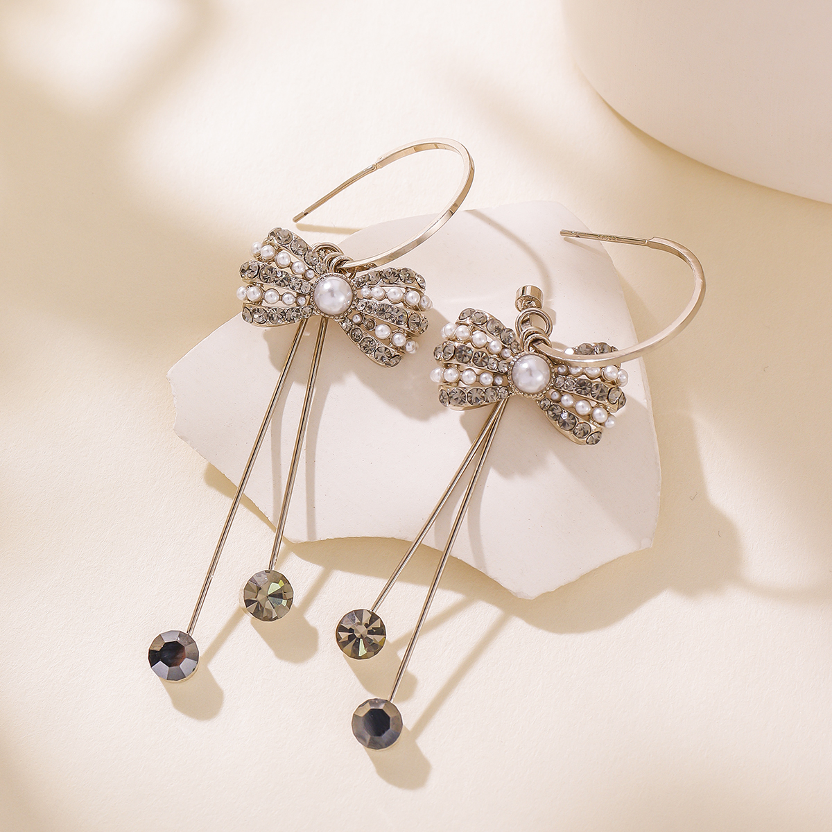1 Pair Elegant Classic Style Bow Knot Copper Pearl Drop Earrings