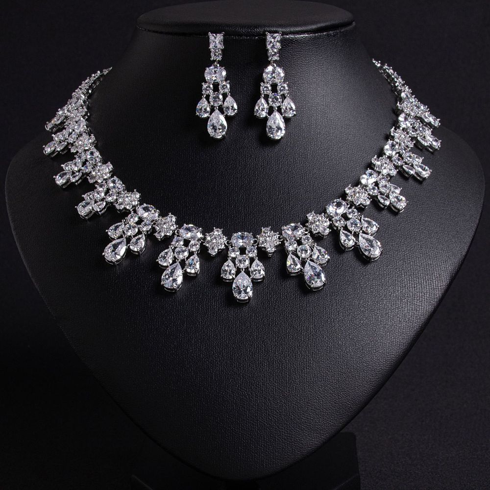 Exquisite Large Waterdrop Zircon Wedding Dress Accessories Set Glitzy AAA Zirconia Evening Gown Women's High-end Bridal Jewelry