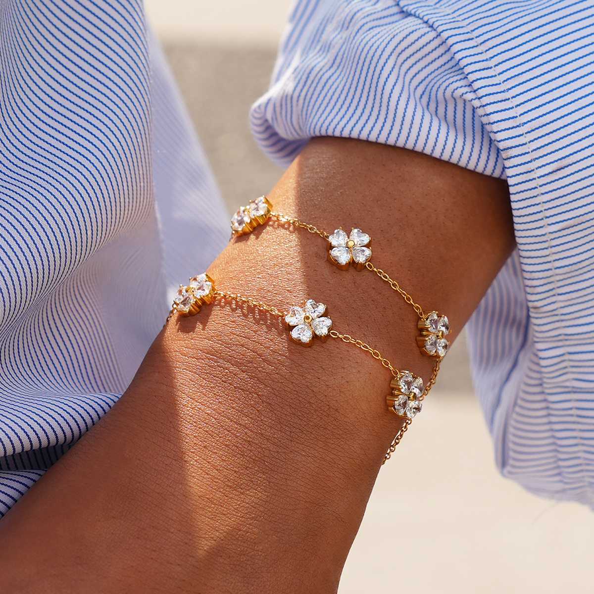 18K Gold Plated 304 Stainless Steel Vacuum Electroplated Zircon Geometric Lucky Clover Four-Leaf Clover Handmade Three-Dimensional Bracelet Jewelry Women's Accessories