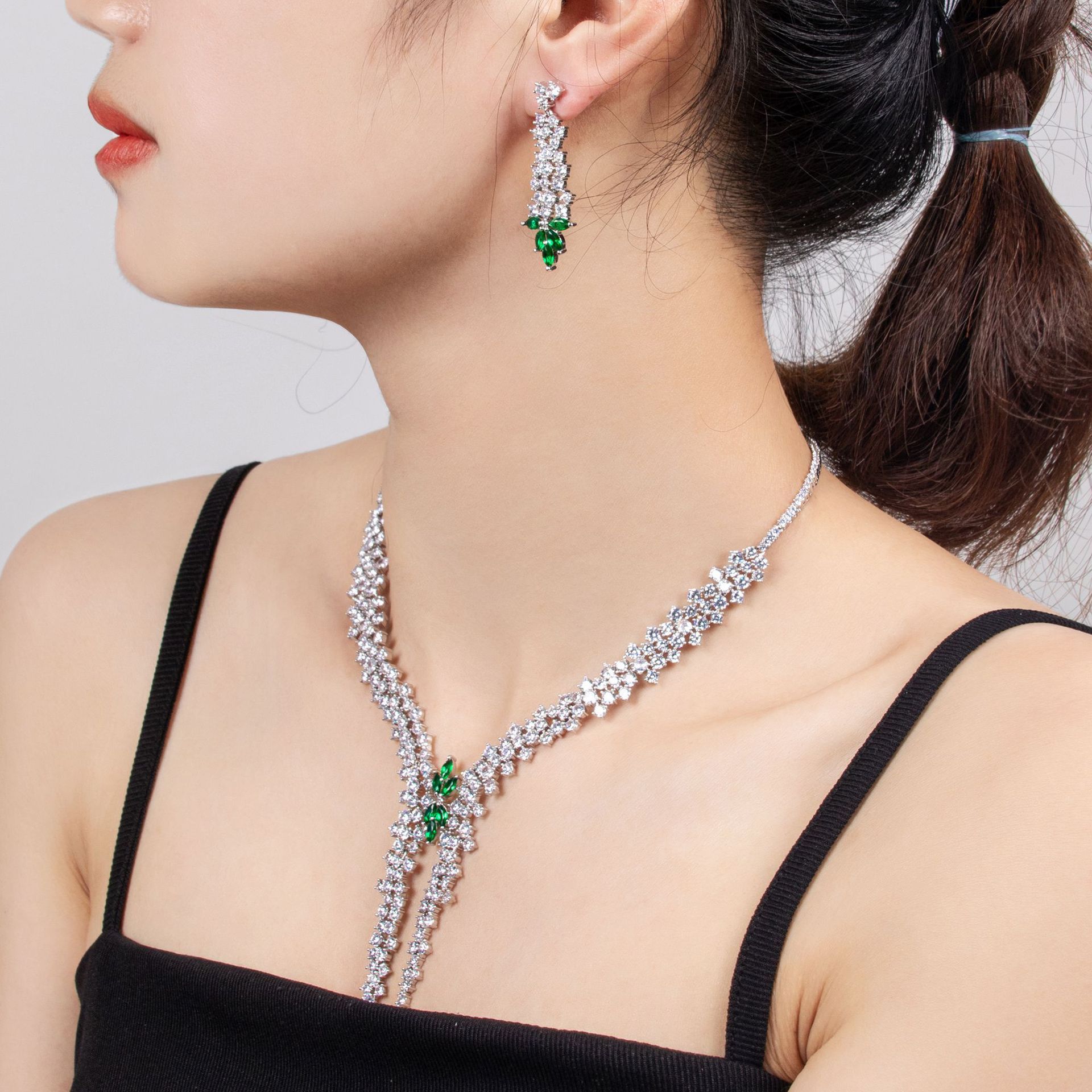 Bohemian Style Floral Zircon Necklace And Earring Set Long Pendant Glitzy Elegant Sweet Personalized Copper Jewelry For Women