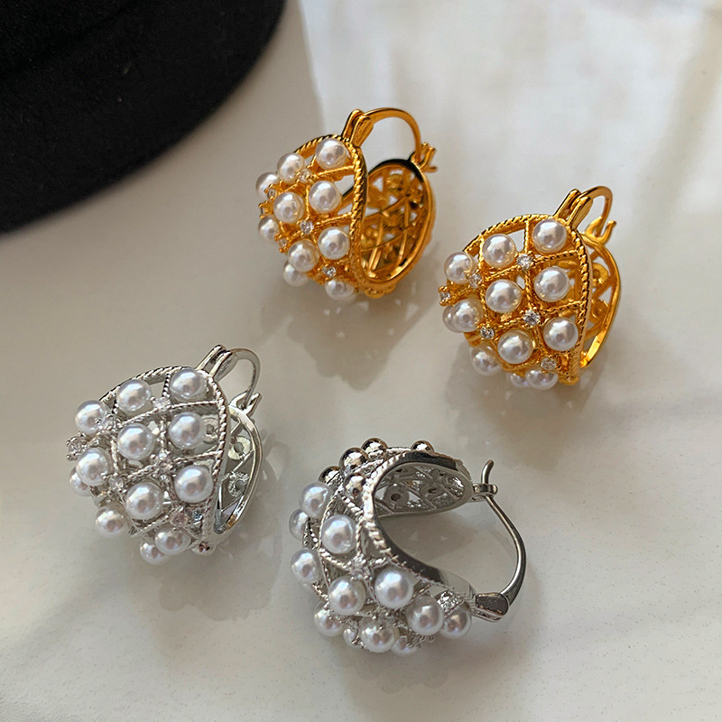 Geometric Imitation Pearl Copper Classic Style Earrings