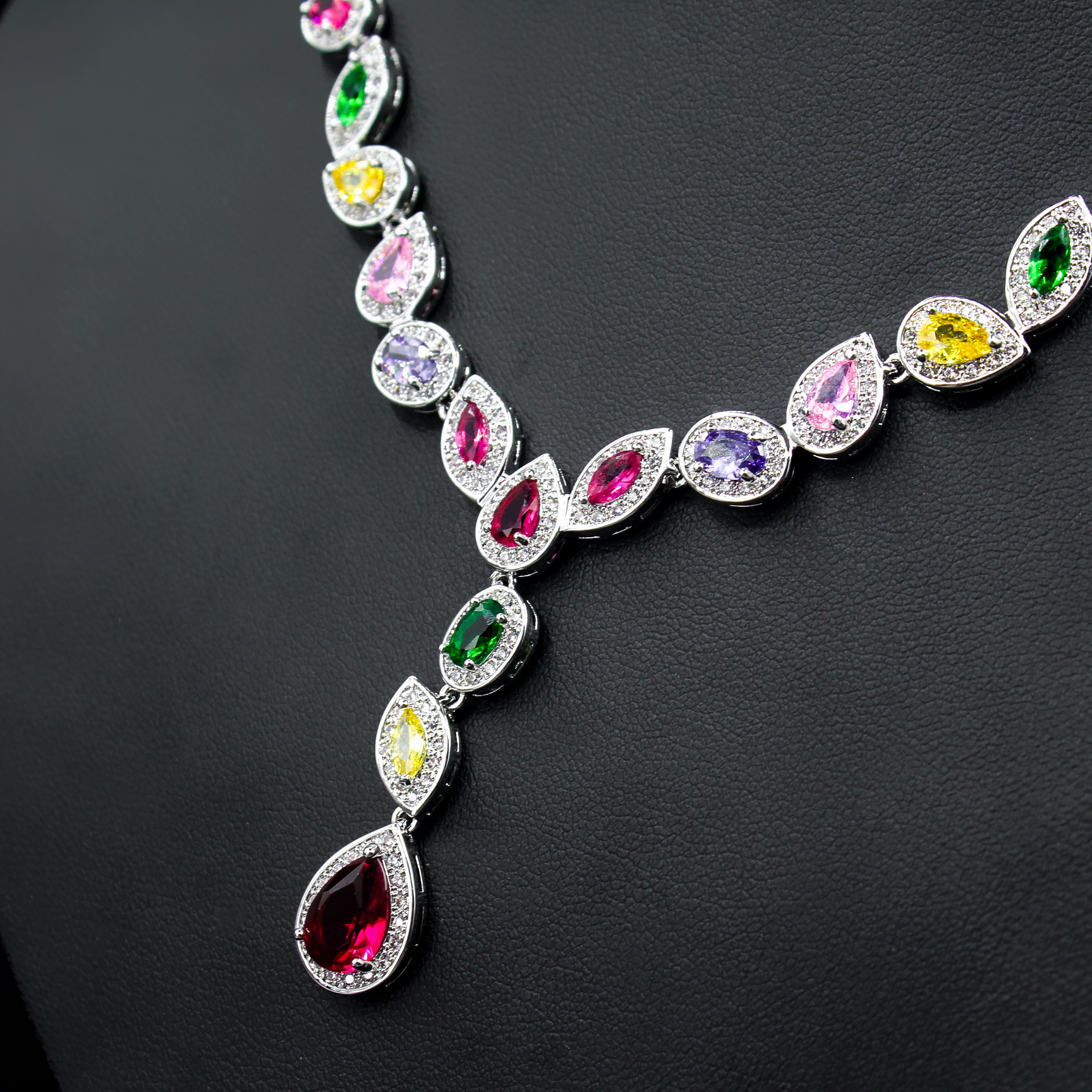 Fashionable Sparkling Zircon Waterdrop Necklace Earring Set Wedding Jewelry For Women Lightweight Luxury Style Copper Material