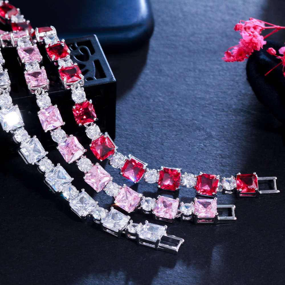 Wholesale Basic Modern Style Classic Style Geometric Brass Inlay Gold Plated Rhinestones Zircon Bracelets