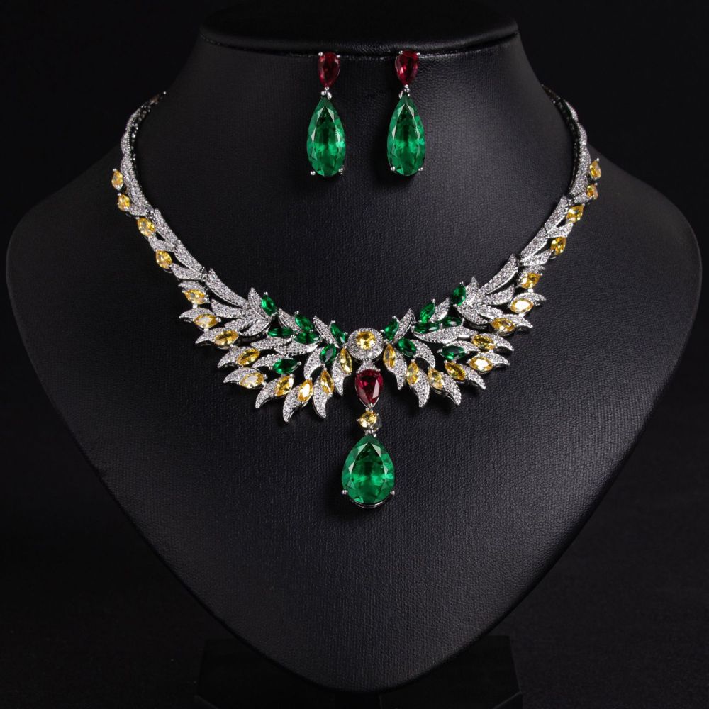 Simple Yet Glitzy Zircon Embedded Bridal Necklace And Earring Set Wedding Dress Accessories For Dinner Parties And Banquets