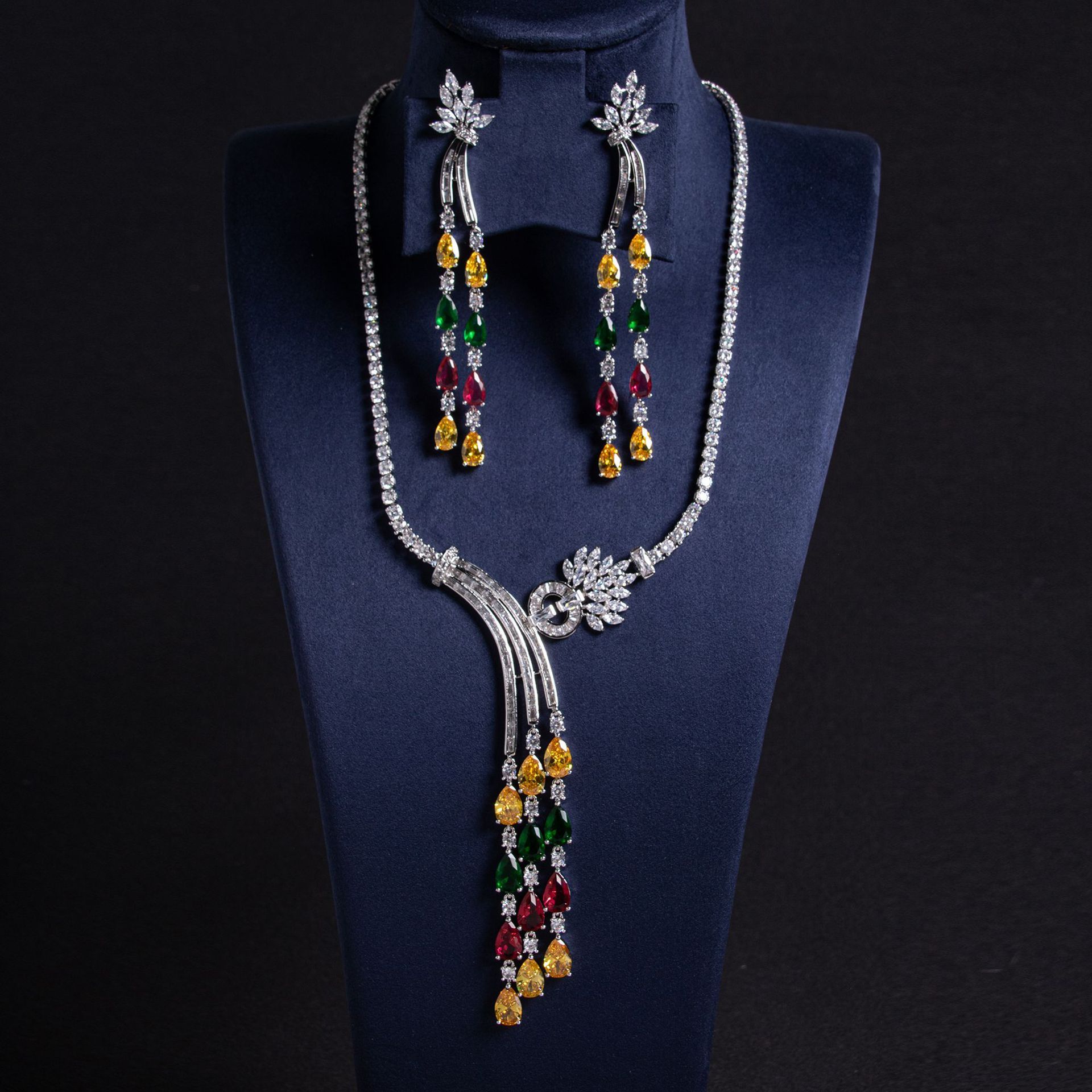 Elegant Waterdrop Zircon Necklace Set For Women Long Length Versatile Luxury Fashion Collarbone Chain Jewelry Combo
