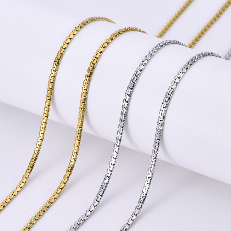 Fashionable Stainless Steel Metal Necklace Flat Pearl Chain Jewelry Accessory Non-Fading Wave Pattern Titanium Steel Unisex