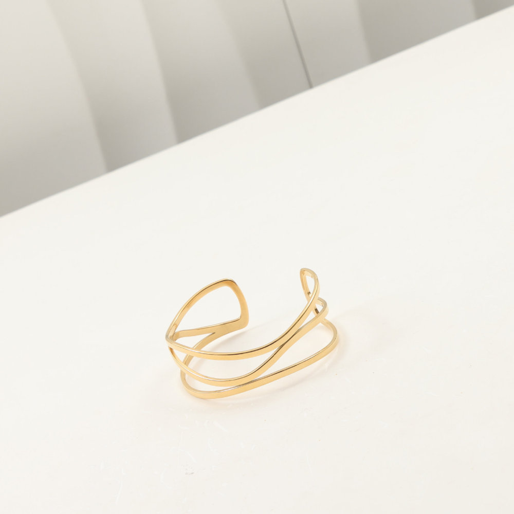 18K Real Gold Plated Lines Open Wide Surface 304 Stainless Steel Bracelet In Vacuum Plating Furnace