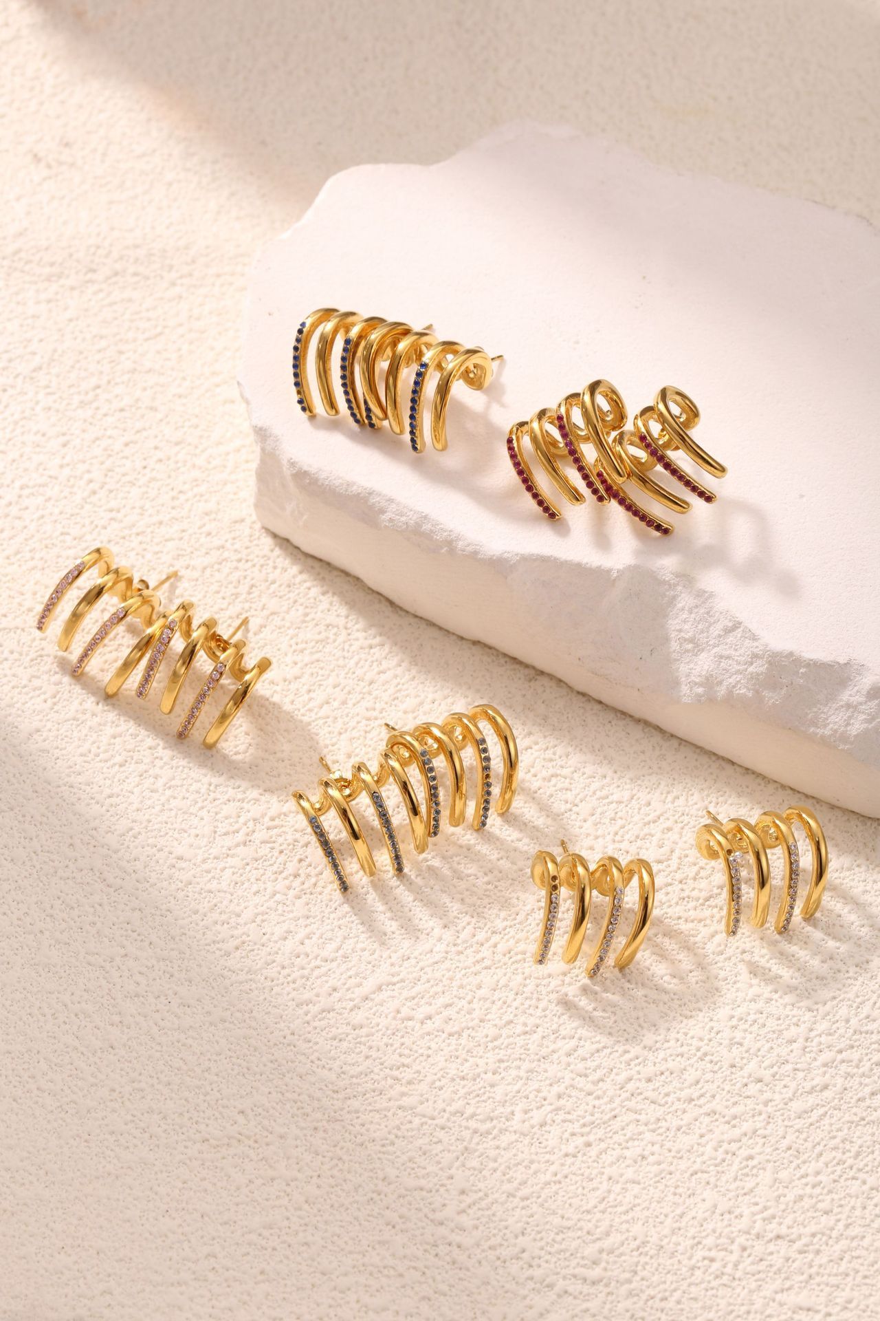 Retro Four-Claw Ear Row Stainless Steel Earrings For Women, Exquisite And Fashionable French Design, Irregular  Earrings