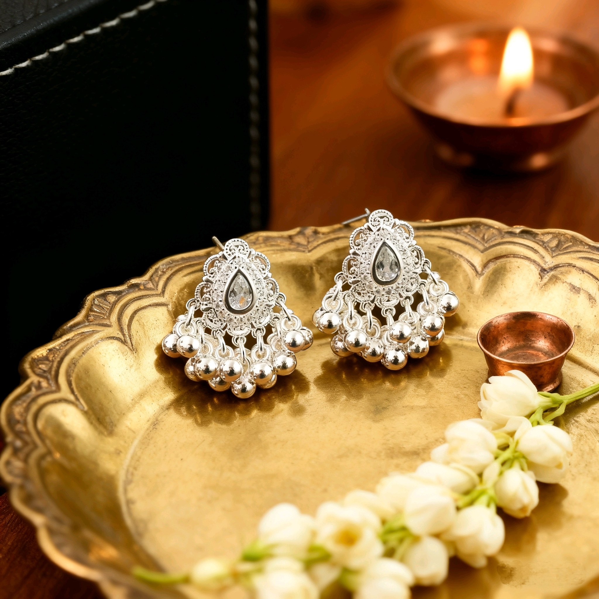 Bohemian Style Copper Plated Thick Silver Fashion Tassel Silver Full Diamond Metal Small Ball Earrings High-end Lace Edge Drop Earrings
