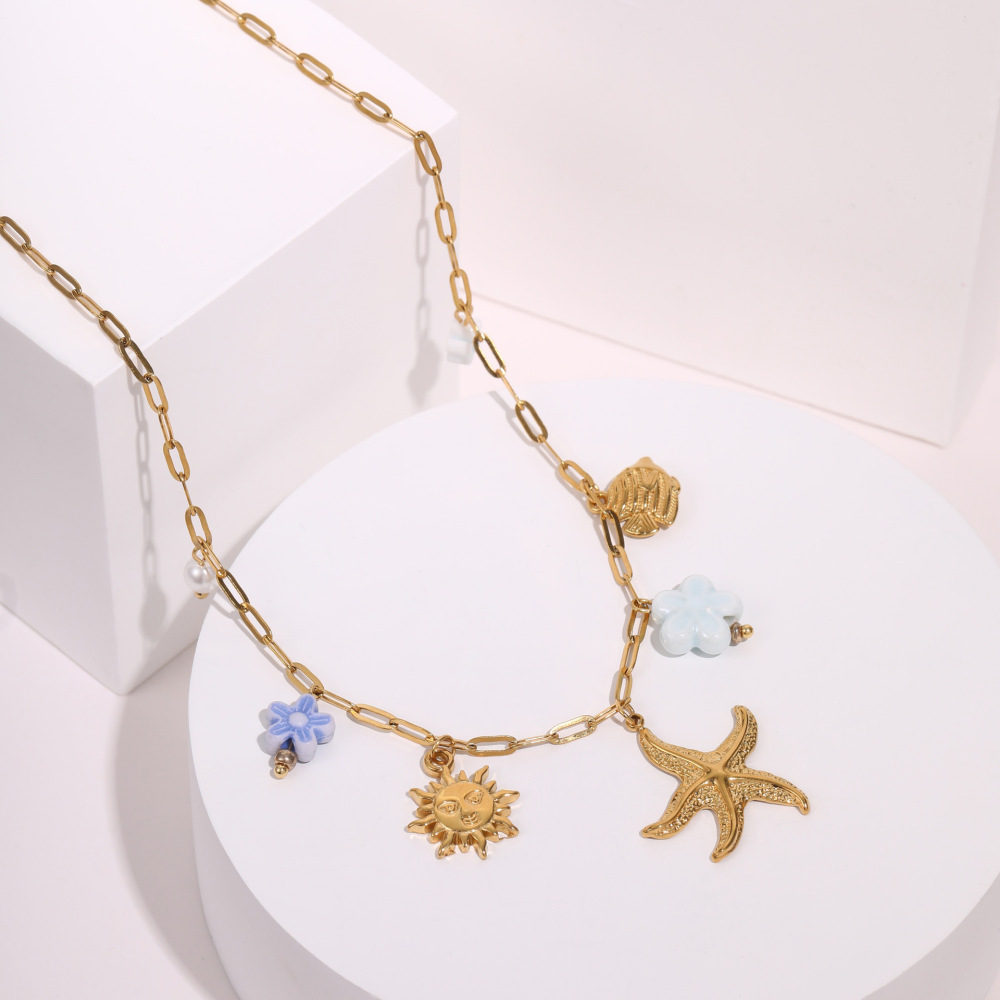 Fashionable Holiday Star Flower Pendant Pearl Embedded Shell Stainless Steel Necklace Clavicle Chain Geometric Pattern Bohemian Style Women's Luxury PVD Coating