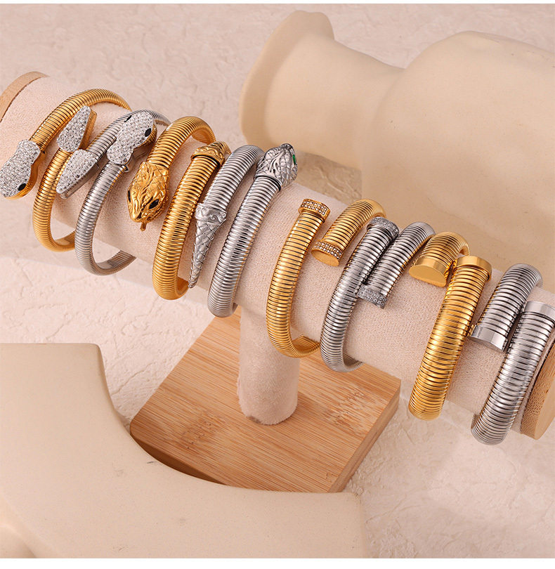 PVD Coated Real Gold Plated 18K Gold Snake 304 Stainless Steel Casual Modern Style Classic Style Waterproof Non Tarnish 304 Stainless Steel Bangle
