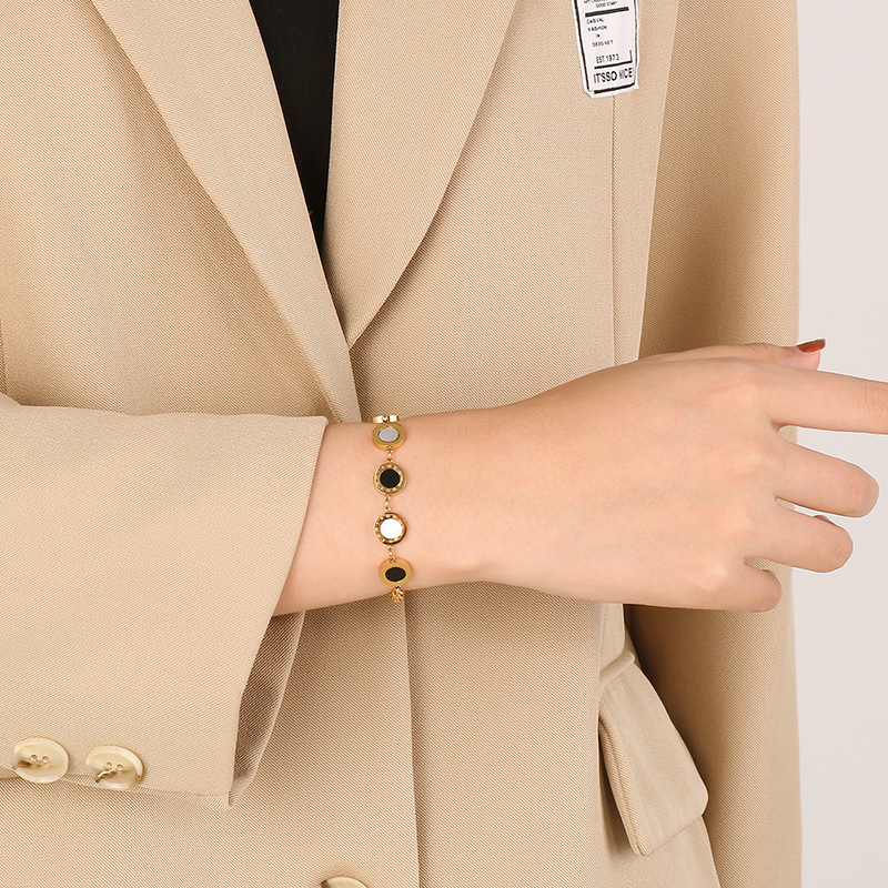 304 Stainless Steel Color Block PVD Coated 18K Real Gold Plated Simple Style Classic Style Waterproof Non Tarnish Plating Bracelets