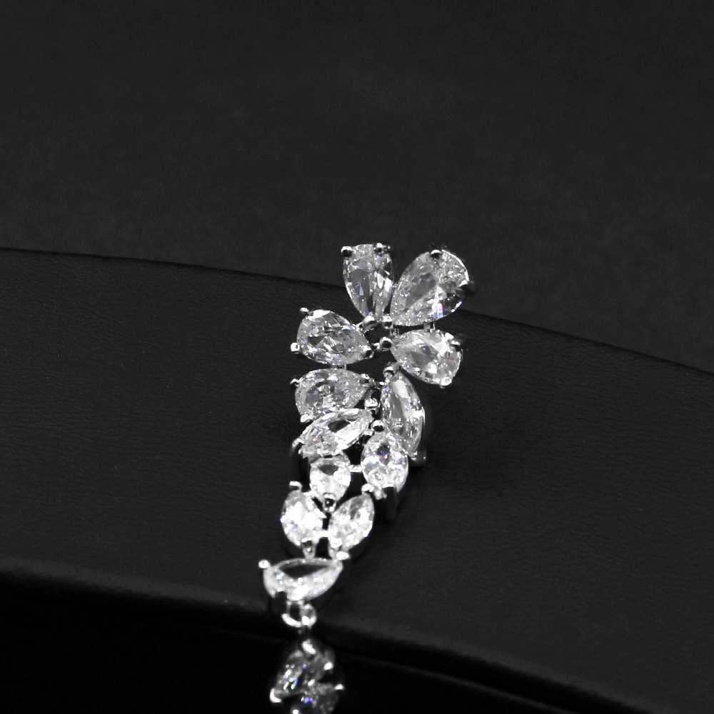 Style Long Zircon Tassel Earrings With Diamonds Fashion Evening Stage Wedding Dress Accessories Water Drop Earrings Wholesale