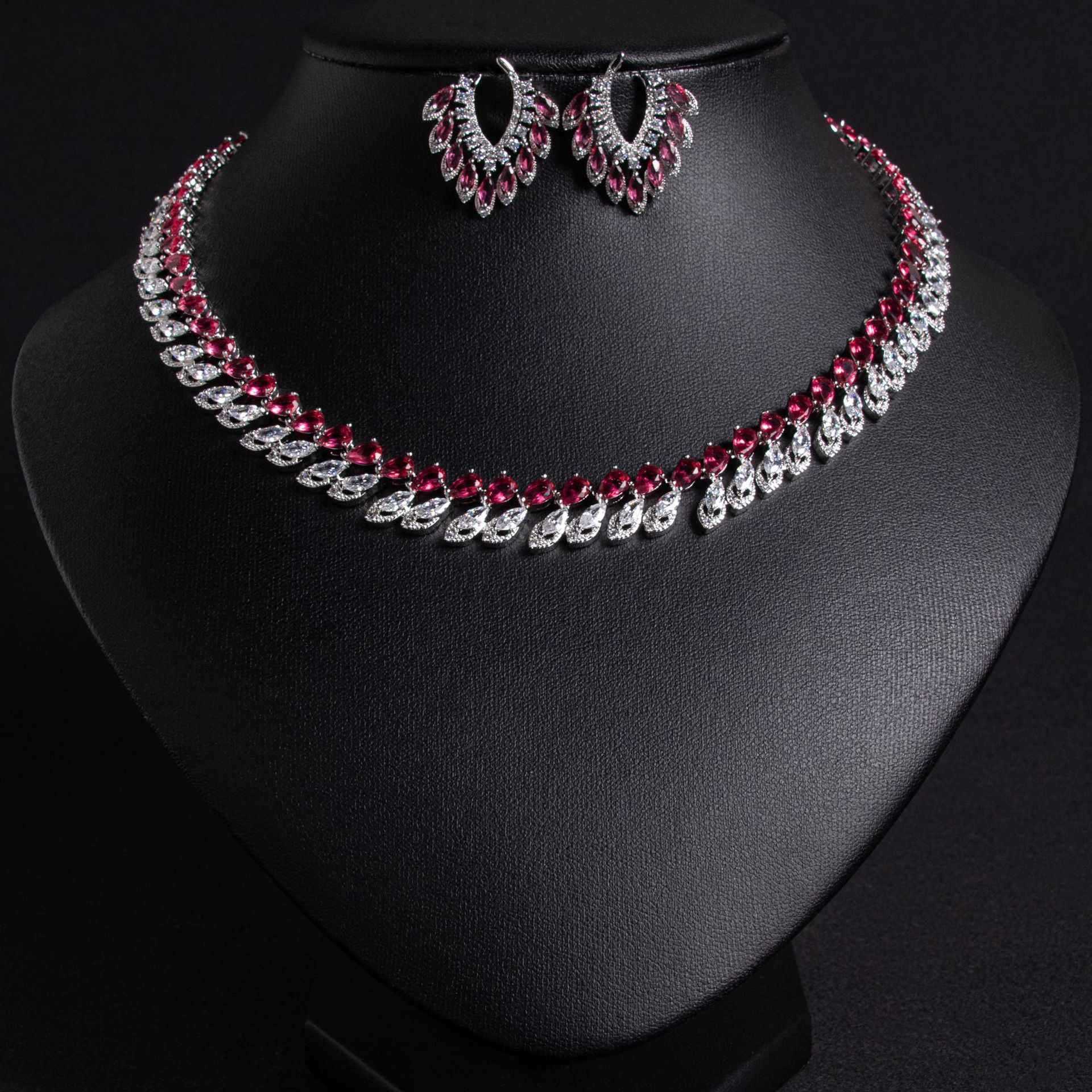 Simple Fashionable Women's Necklace Set Copper Embedded Zirconia Bride Jewelry Leaf Pattern Earrings And Necklace