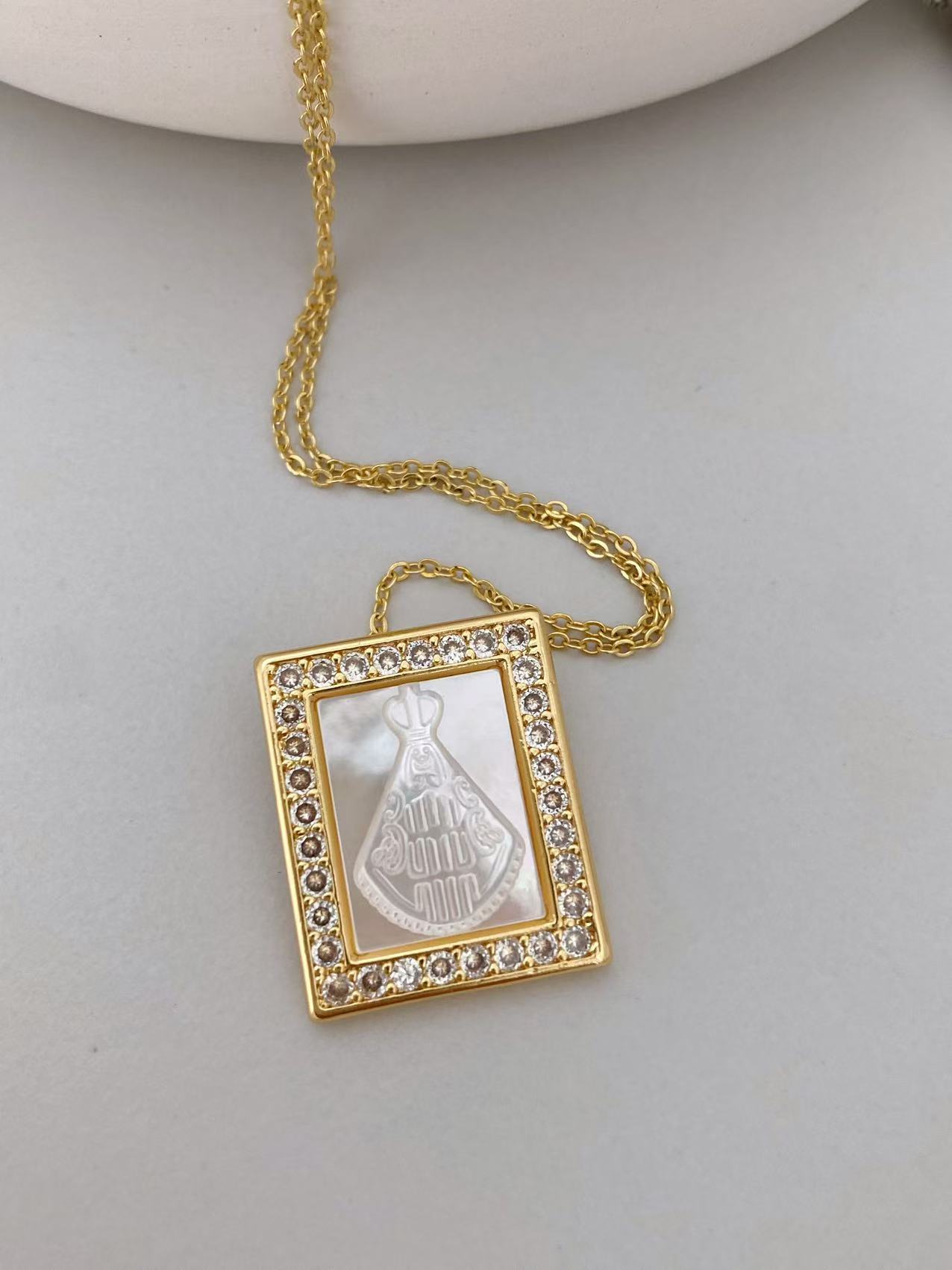 Square Natural Mother-of-Pearl Zircon Jesus Sacred Heart Pendant Women's  Necklace Shell Diy Jewelry Accessories