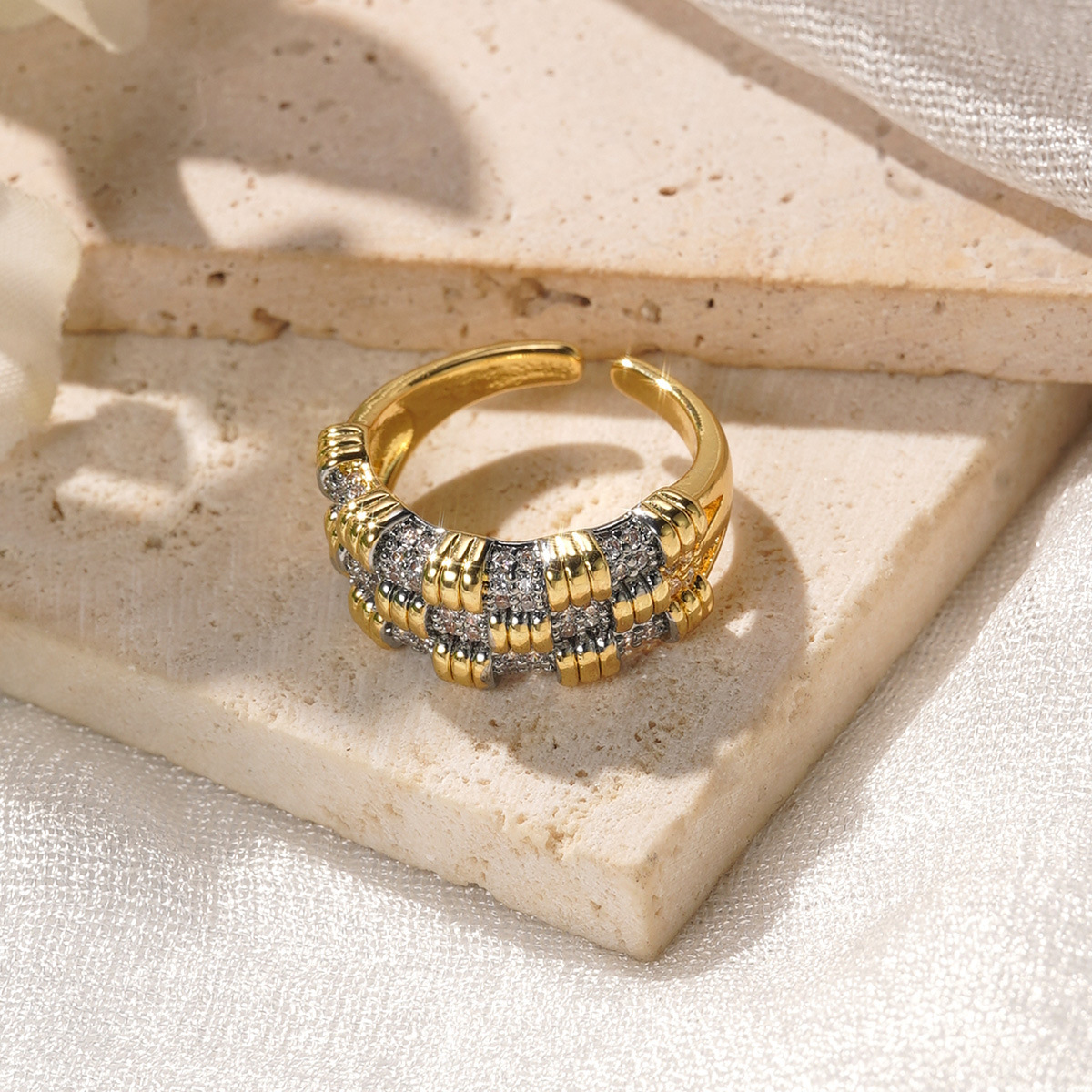 Electroplated (Including Color Retention Layer) Geometric Pattern Copper Elegant Hollow Metal Ring Fashionable Simple Luxurious Stackable Finger Accessories Unisex