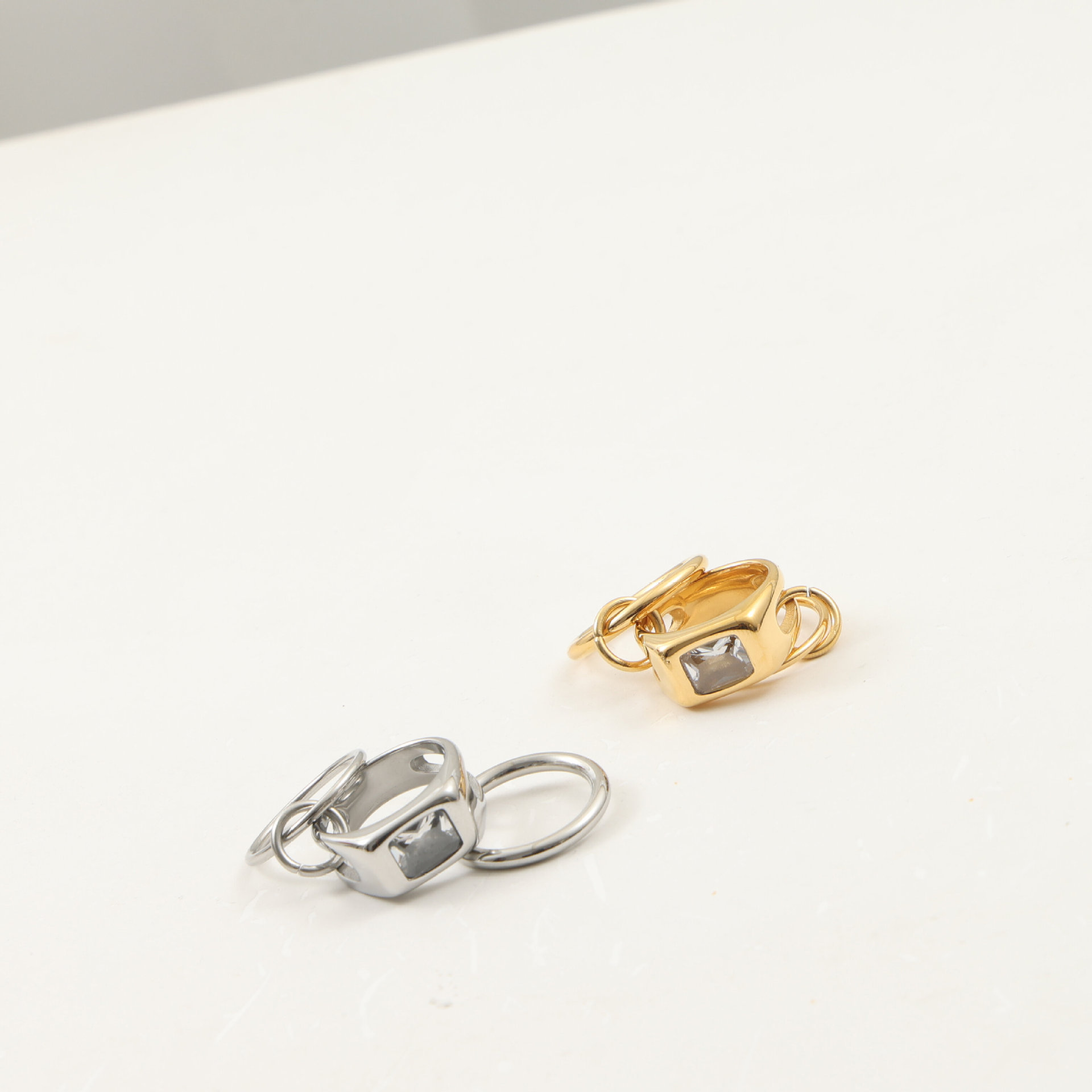 Vacuum Electroplating (In Furnace) Plated 18K Real Gold Geometric Three Rings Interlocking Cubic Zirconia 304 Stainless Steel Ring