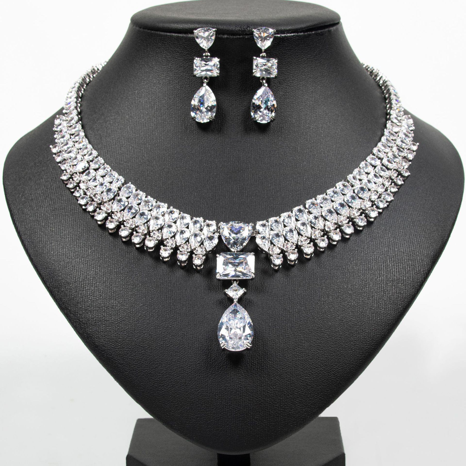 Luxurious Women's Zircon Necklace Earring Set Elegant Waterdrop Design Versatile High-End Jewelry Combo Perfect For Brides