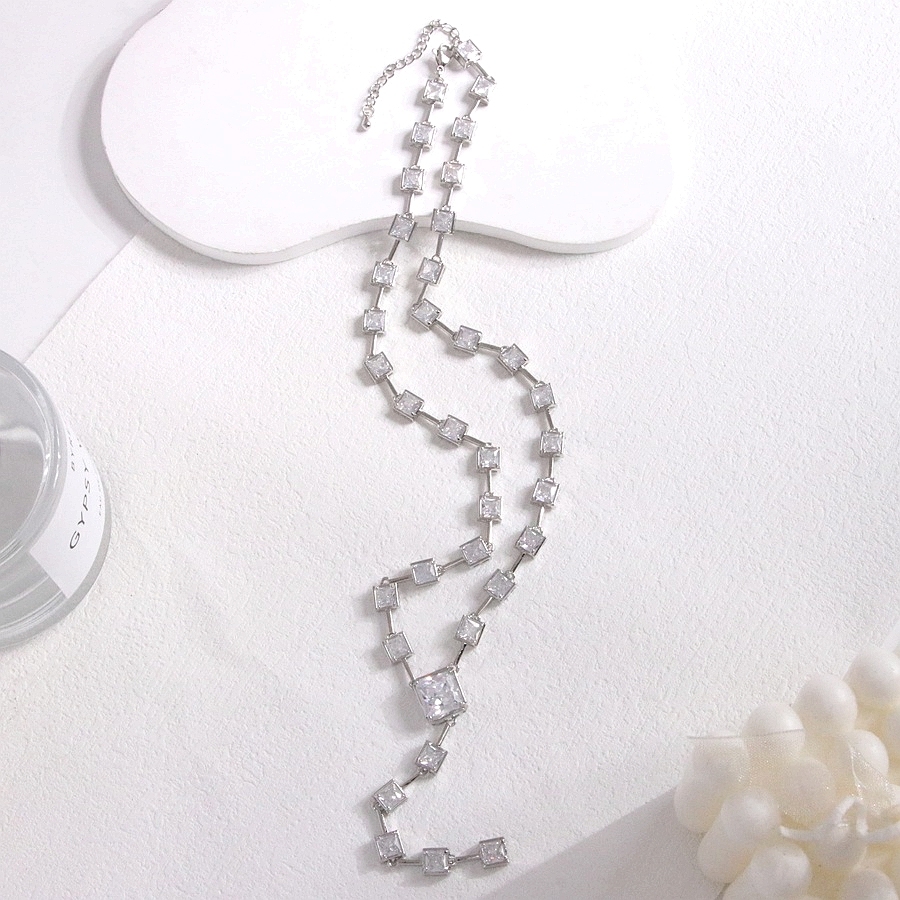 Elegant Long Y-Shaped Tassel Shiny Zirconia Necklace For Women Luxury Personality Jewelry Accessories Glowing Round Square Pendant