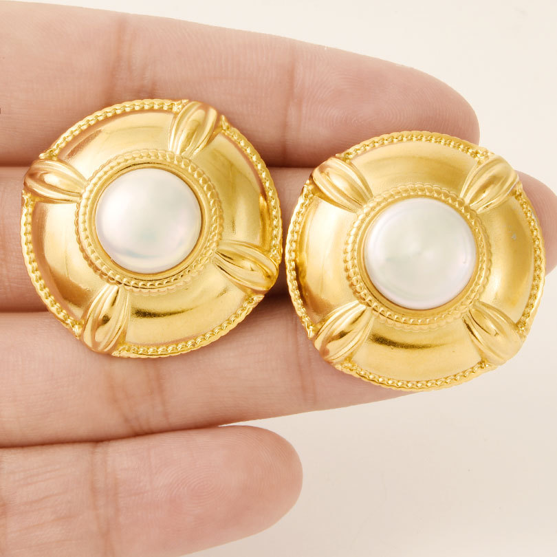 Natural Pearl Stud Earrings 304 Stainless Steel Irregular Round Lightweight Luxury Geometric Pattern Simple Earrings For Women