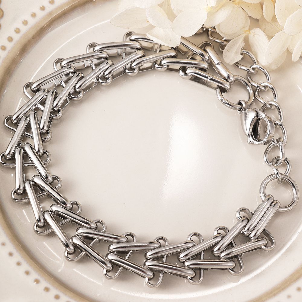 PVD Coated 18K Gold Plated Solid Color 201 Stainless Steel Simple Style Classic Style Waterproof Non Tarnish 201 Stainless Steel Bracelets