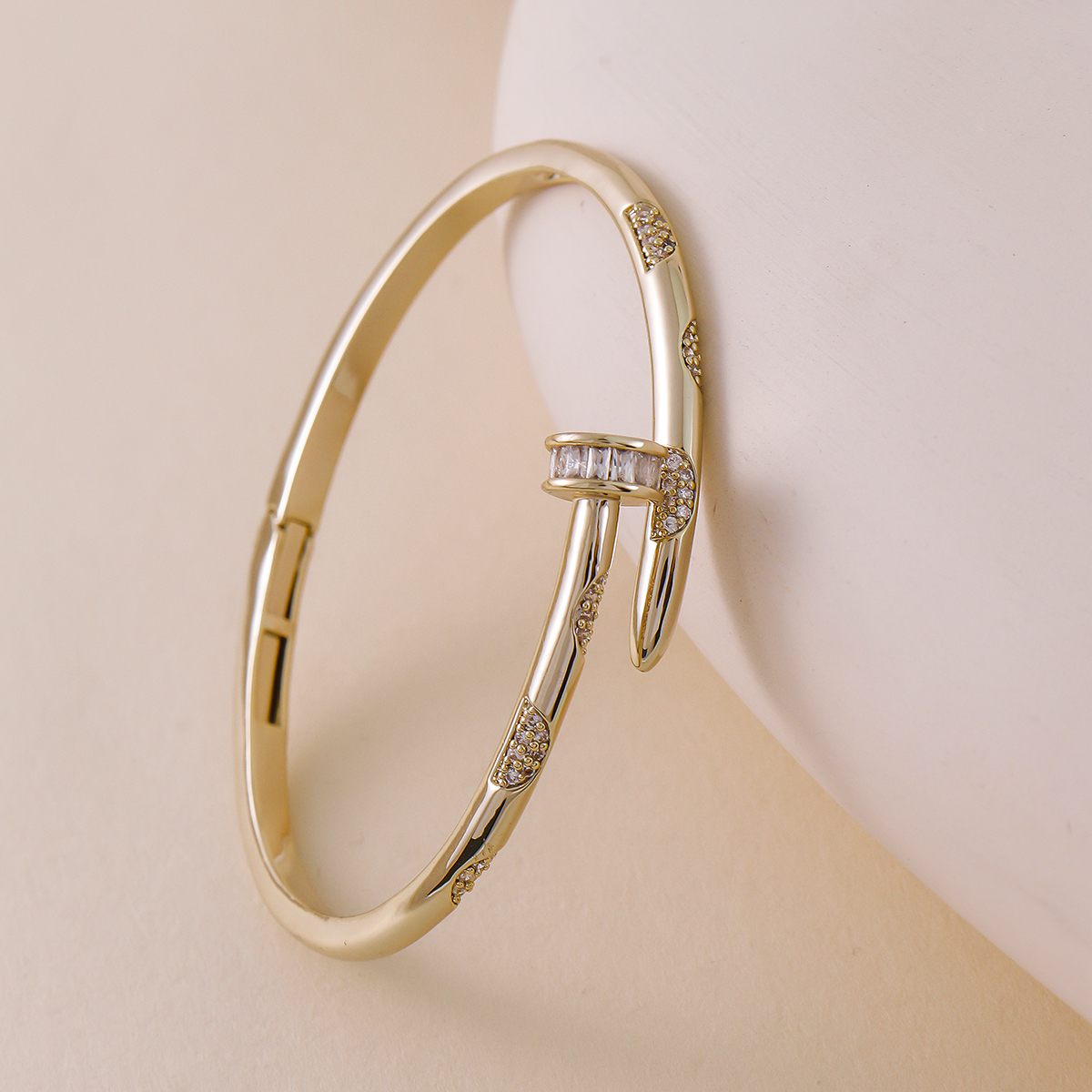 European And American New Style High-end Super Shiny Zircon Nail Bracelet Personality Round Open Band Diamond Bracelet Jewelry Water Plated 14K Gold Plated Geometric Pattern Copper Classic Commuter Bracelet