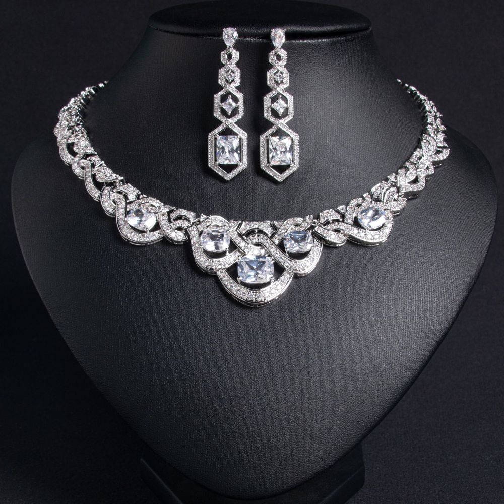 Elegant  Luxury Zirconia Necklace And Earring Set Dress Accessories Fashionable Geometric Design Jewelry