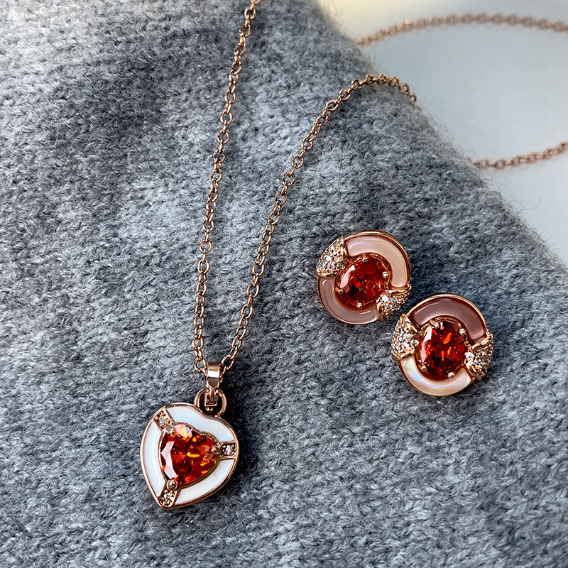 Pink Zircon Heart Pendant Necklace Women Summer Accessory Luxury Dainty Heart Clavicle Chain Fashion Jewelry Copper Plated