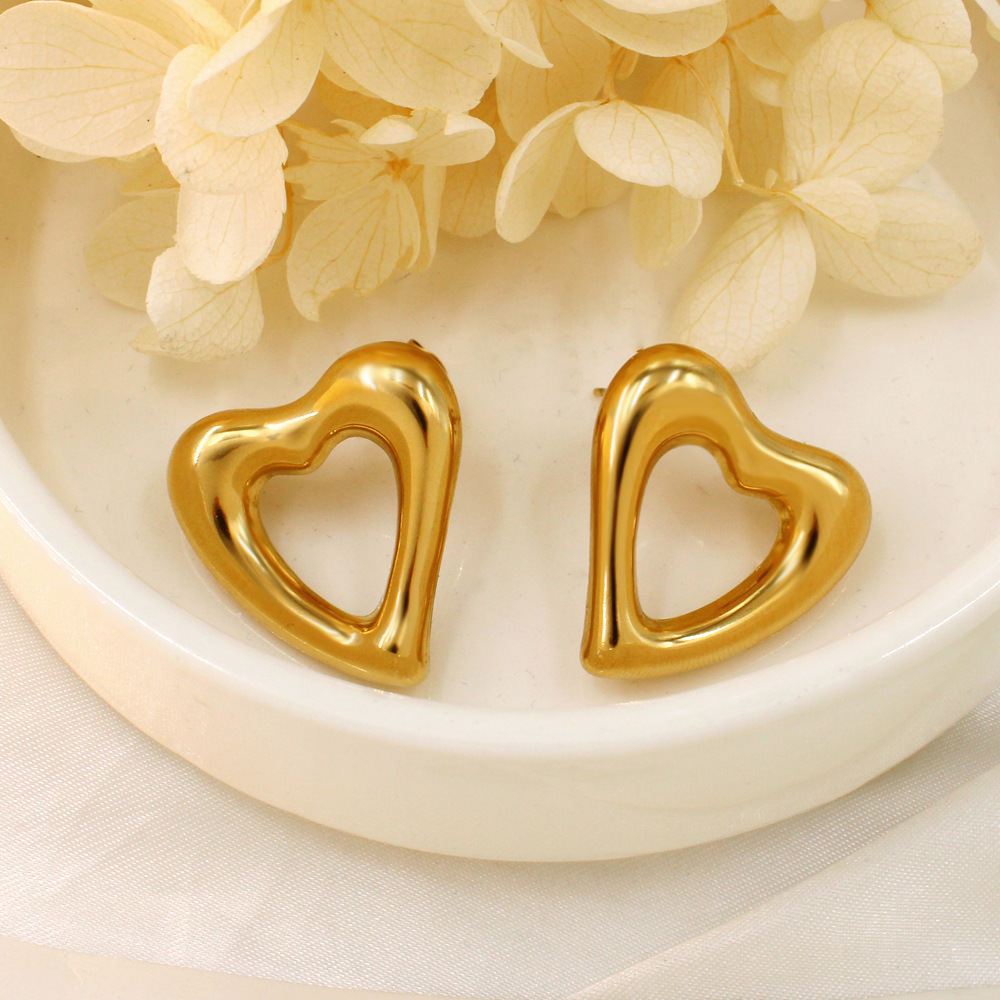 1 Pair Elegant Heart Shape Plating 304 Stainless Steel 316 Stainless Steel  18K Gold Plating In Furnace Ear Studs