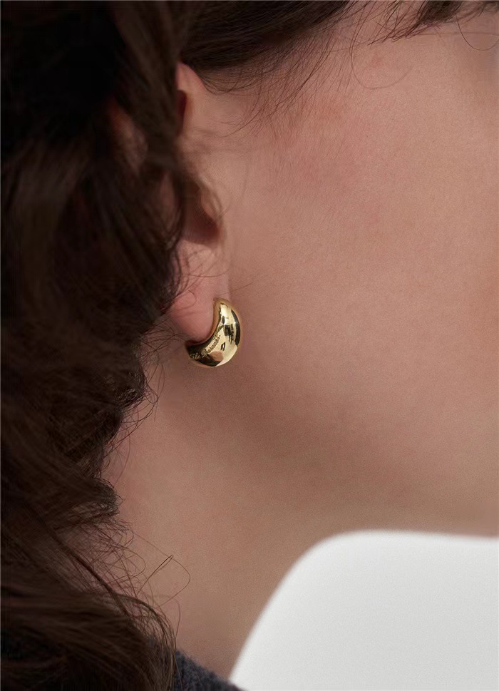 Women's 925 Silver Needle Copper Plated 18K Gold Crescent Moon Ear Studs Simple Commute Earrings Fashion Jewelry Accessories