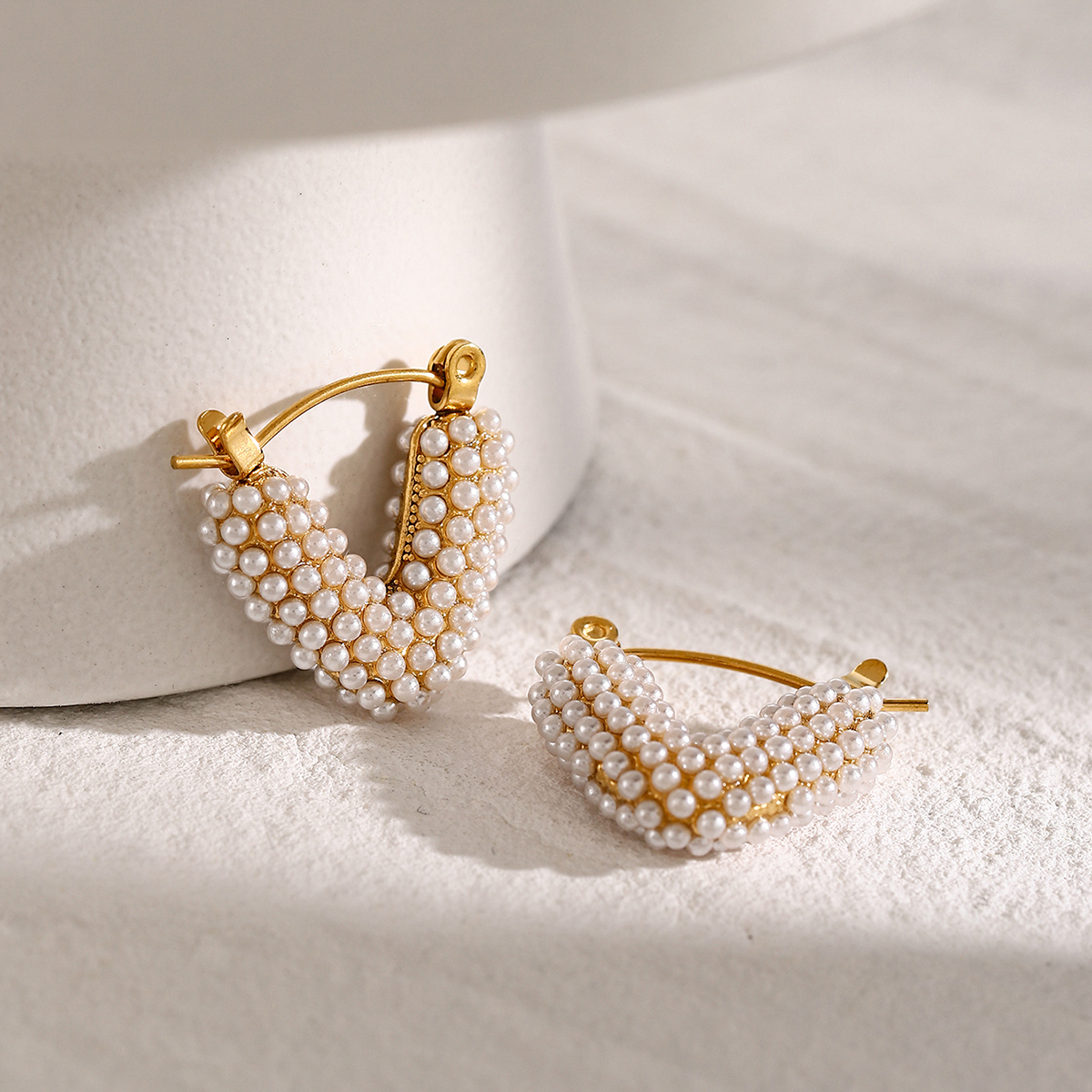 1 Pair Sweet Round Plating Inlay 304 Stainless Steel Imitation Pearl Pearl PVD Coated 18K Gold Plated Women's White Earrings