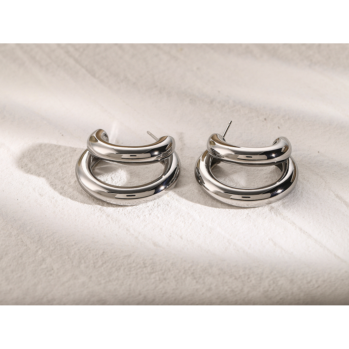304 Stainless Steel Solid Color PVD Coated 18K Gold Plated Simple Style Classic Style Plating Gold Ear Studs