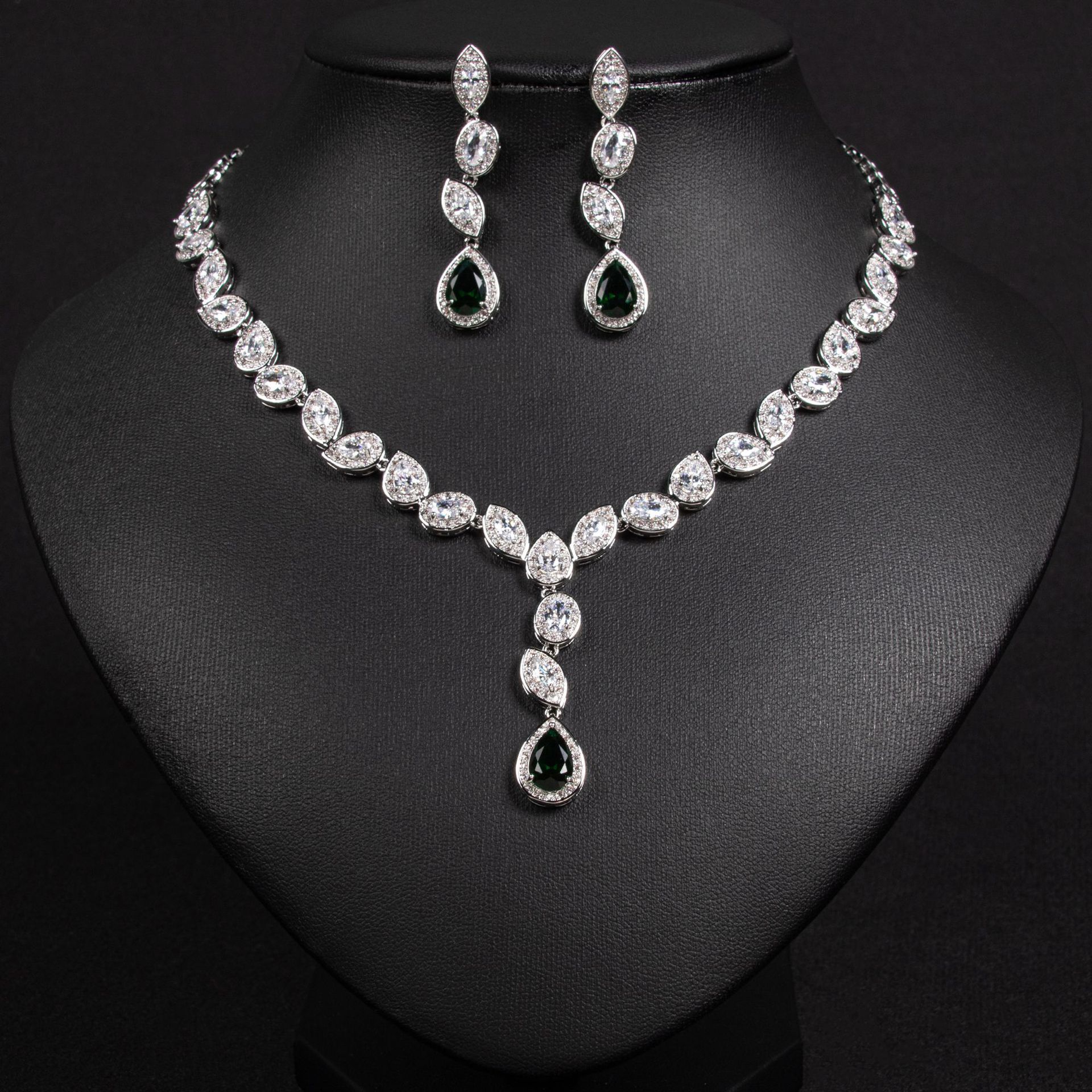 Fashionable Sparkling Zircon Waterdrop Necklace Earring Set Wedding Jewelry For Women Lightweight Luxury Style Copper Material