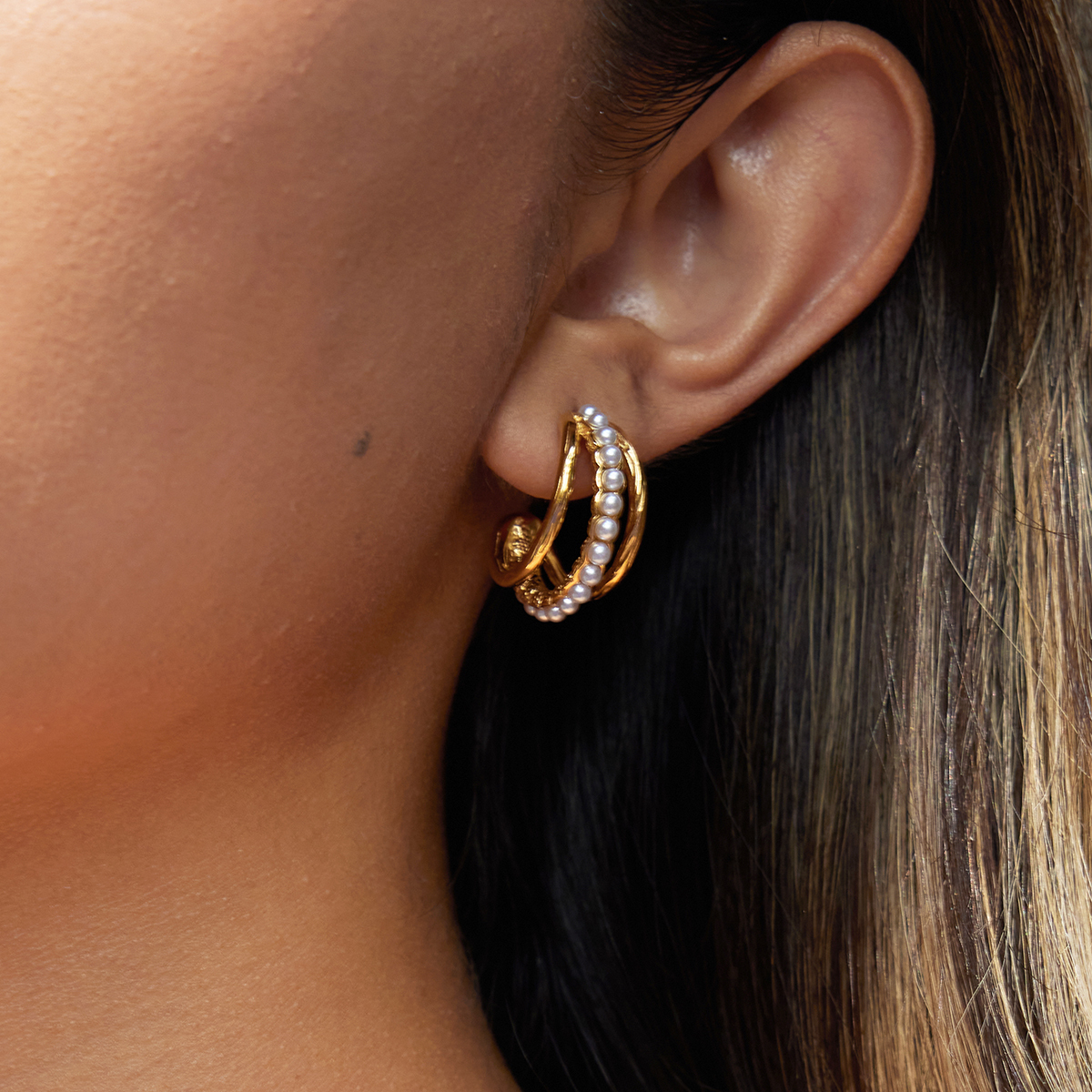 Women's Classic Style 18K Gold 304 Stainless Steel + Pearl Hollow C Hoop Earrings Geometric Vacuum Electroplating (Fired In Furnace) Pair