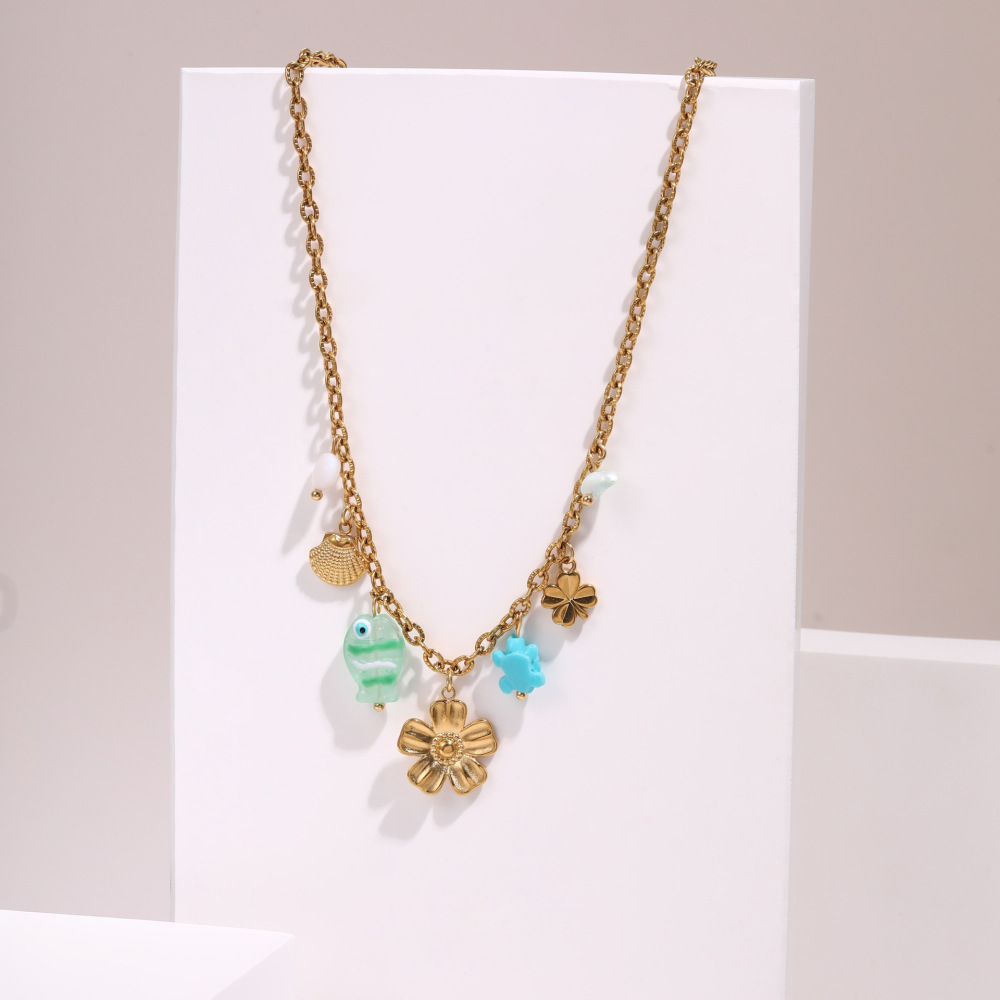 Fashionable Holiday Star Flower Pendant Pearl Embedded Shell Stainless Steel Necklace Clavicle Chain Geometric Pattern Bohemian Style Women's Luxury PVD Coating