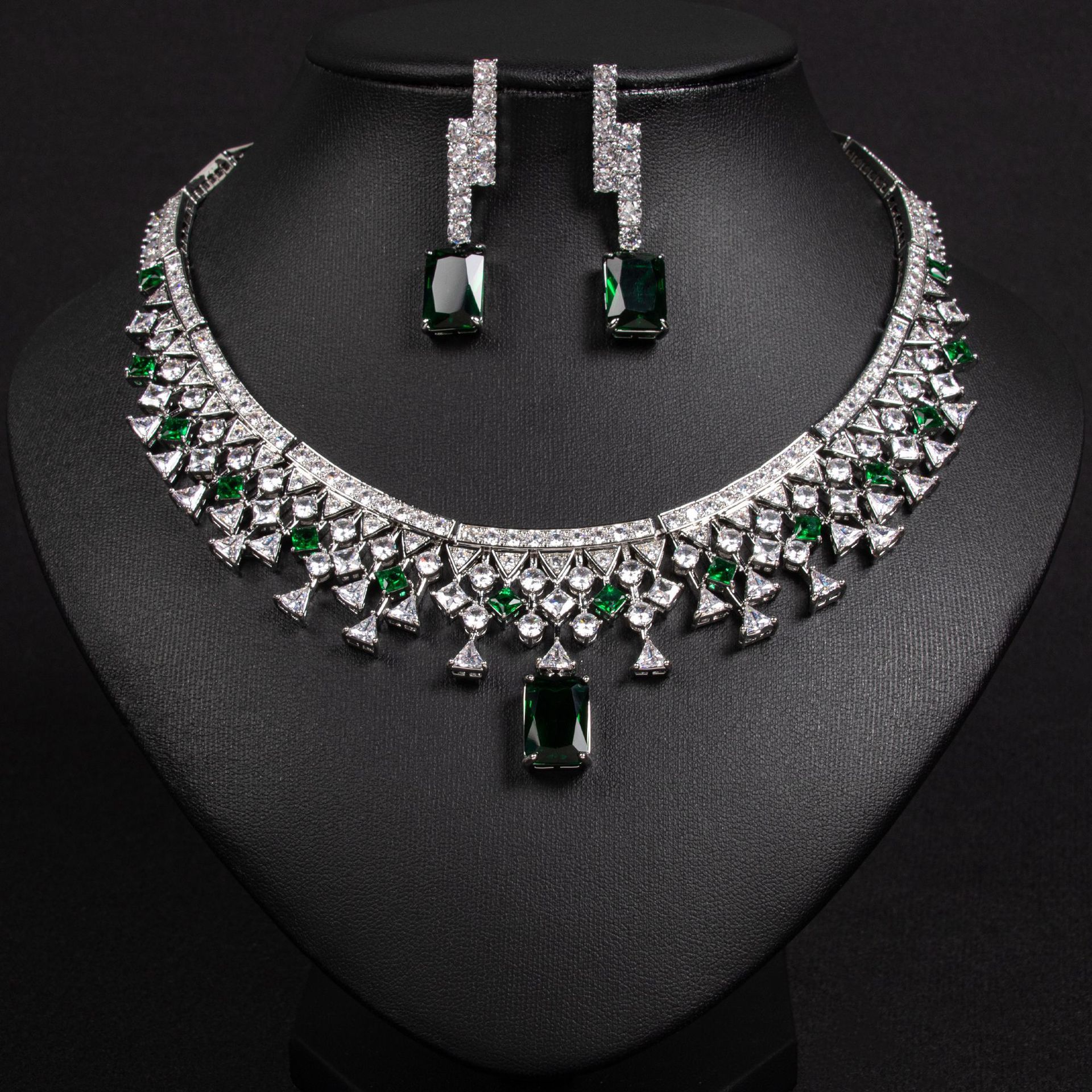Elegant Zircon Necklace Earring Set Bridal Gown Accessories High-End Jewelry Women's Stylish Floral Pattern Retro Craftsmanship