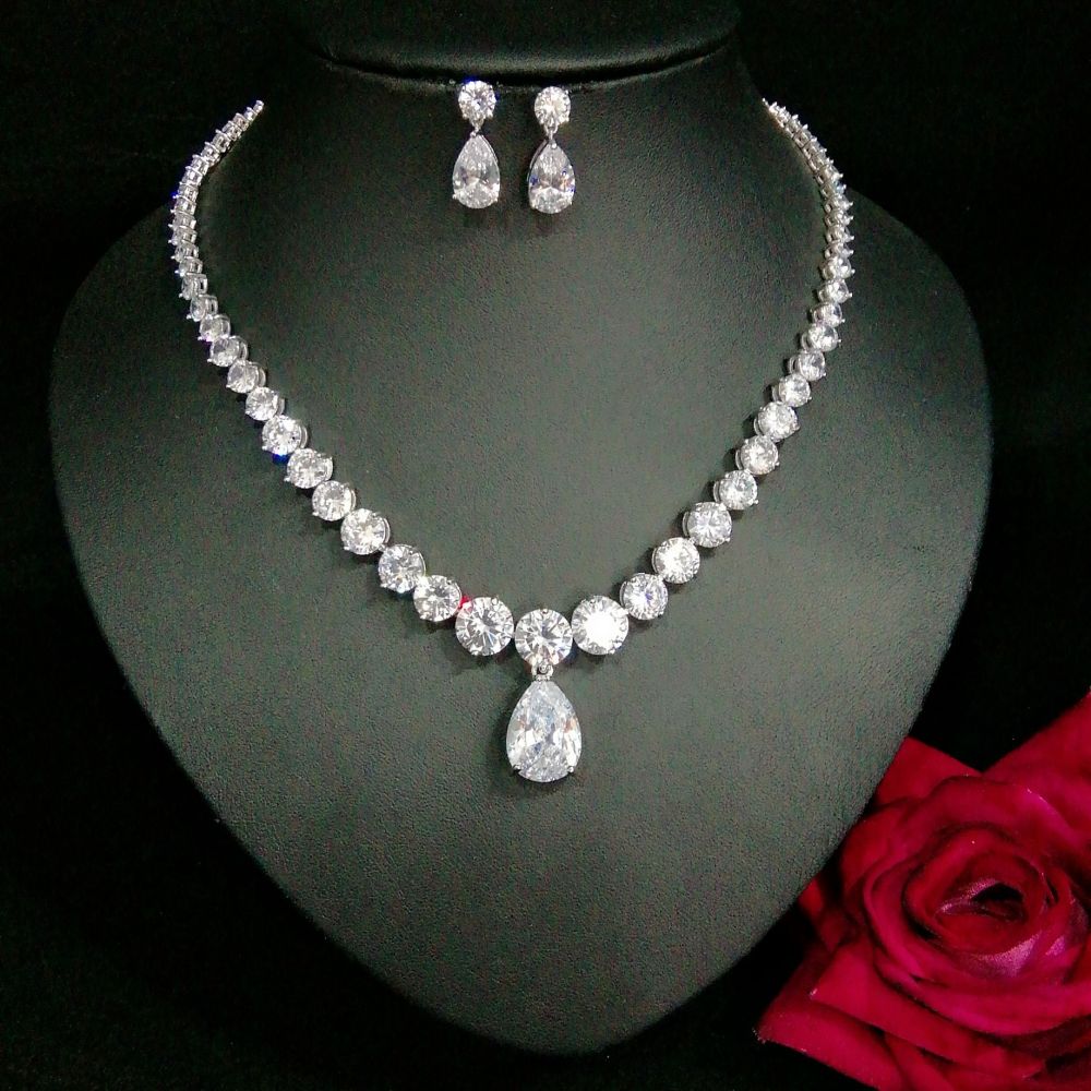 Hot-Selling Necklace Water Drop Zircon Earrings Set Bridal Jewelry Birthday Party Banquet Accessories Wholesale
