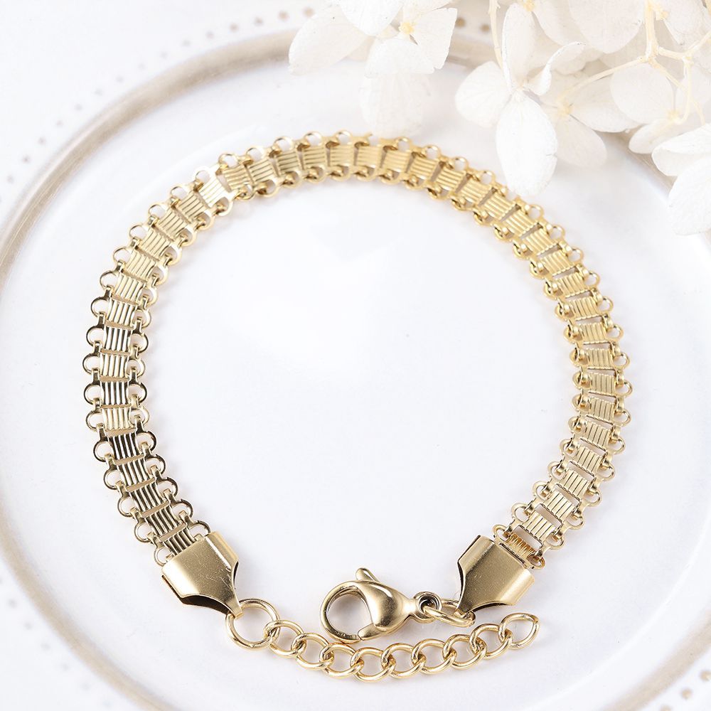 PVD Coated 18K Gold Plated Solid Color 201 Stainless Steel Simple Style Classic Style Waterproof Non Tarnish 201 Stainless Steel Bracelets