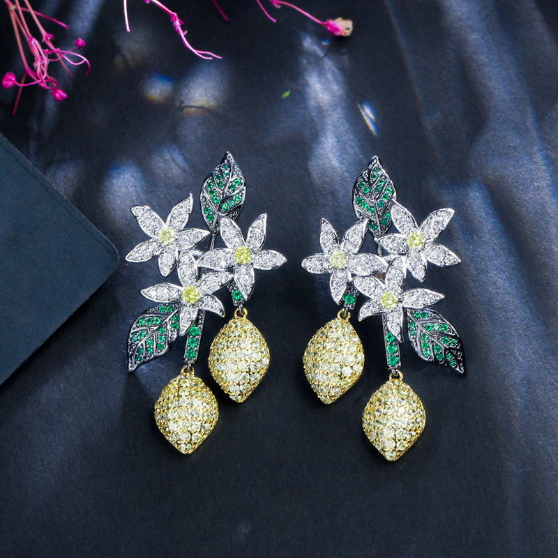 1 Pair Glam Classic Style Irregular Plant Flower Plating Inlay Copper Zircon Drop Earrings