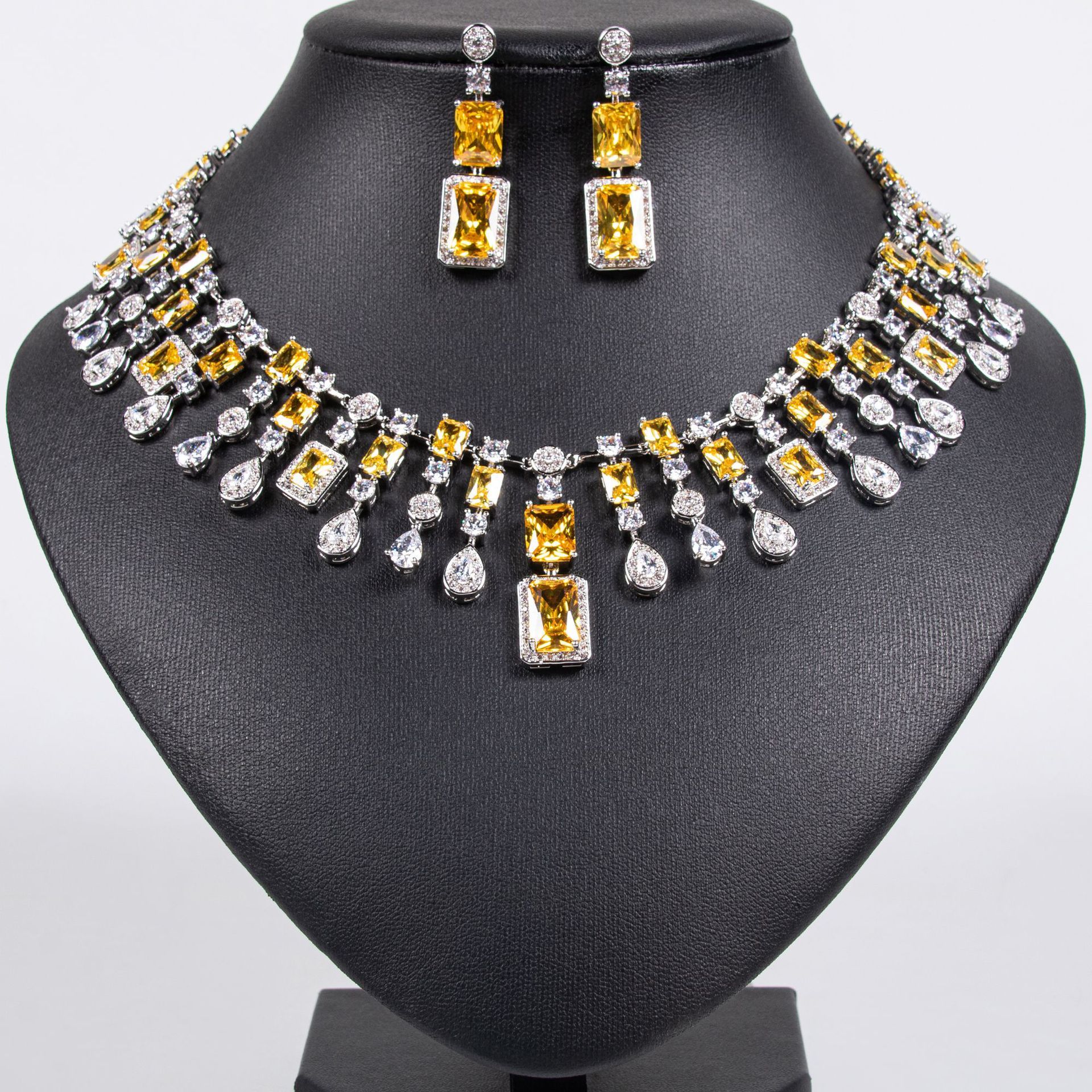 Hip-Hop Luxury Elegant Fashion Women's Water Drop Square Zircon Necklace Earrings Bridal Banquet Jewelry Set