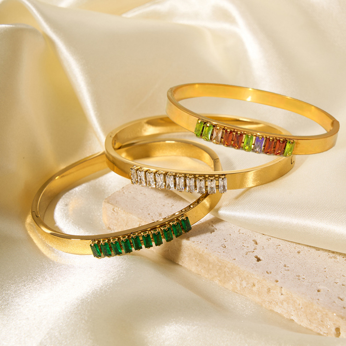 304 Stainless Steel Round PVD Coated Artificial Rhinestones 18K Real Gold Plated Simple Style Classic Style Roman Style Inlay Bangle