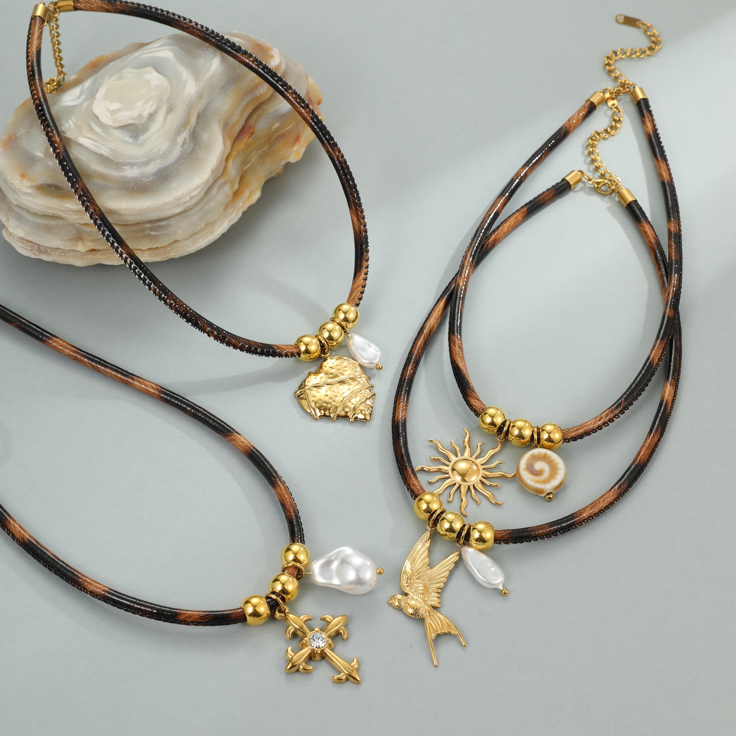 New Fashion Leopard Print Leather Stainless Steel Titanium Steel Sunbird Lobster Clasp Necklace Women's Jewelry Accessories