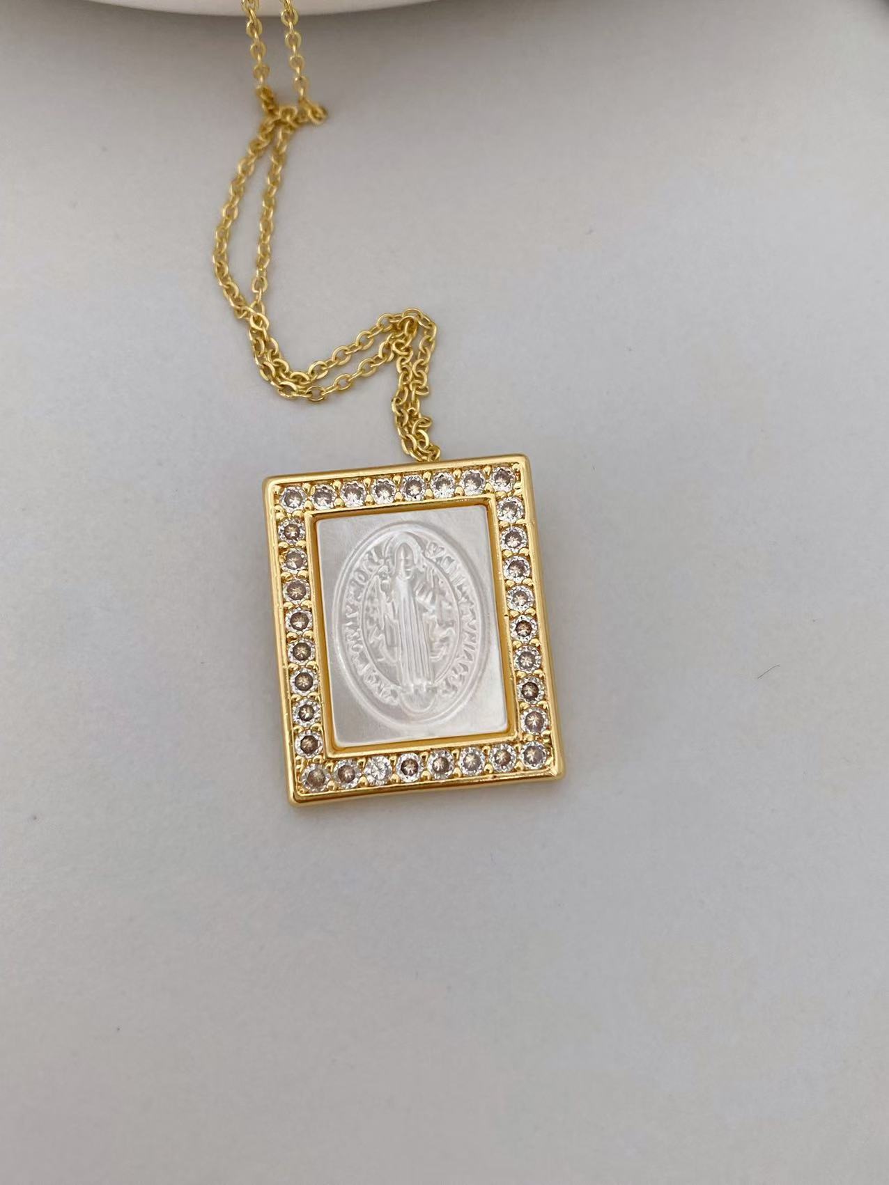 Square Natural Mother-of-Pearl Zircon Jesus Sacred Heart Pendant Women's  Necklace Shell Diy Jewelry Accessories